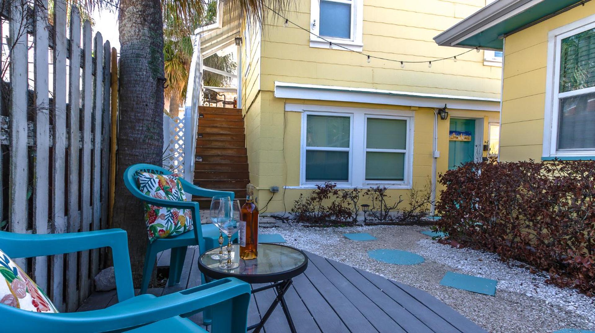 1BR 1BA NorthStar Bungalow. Just Steps to the beach and the bay.