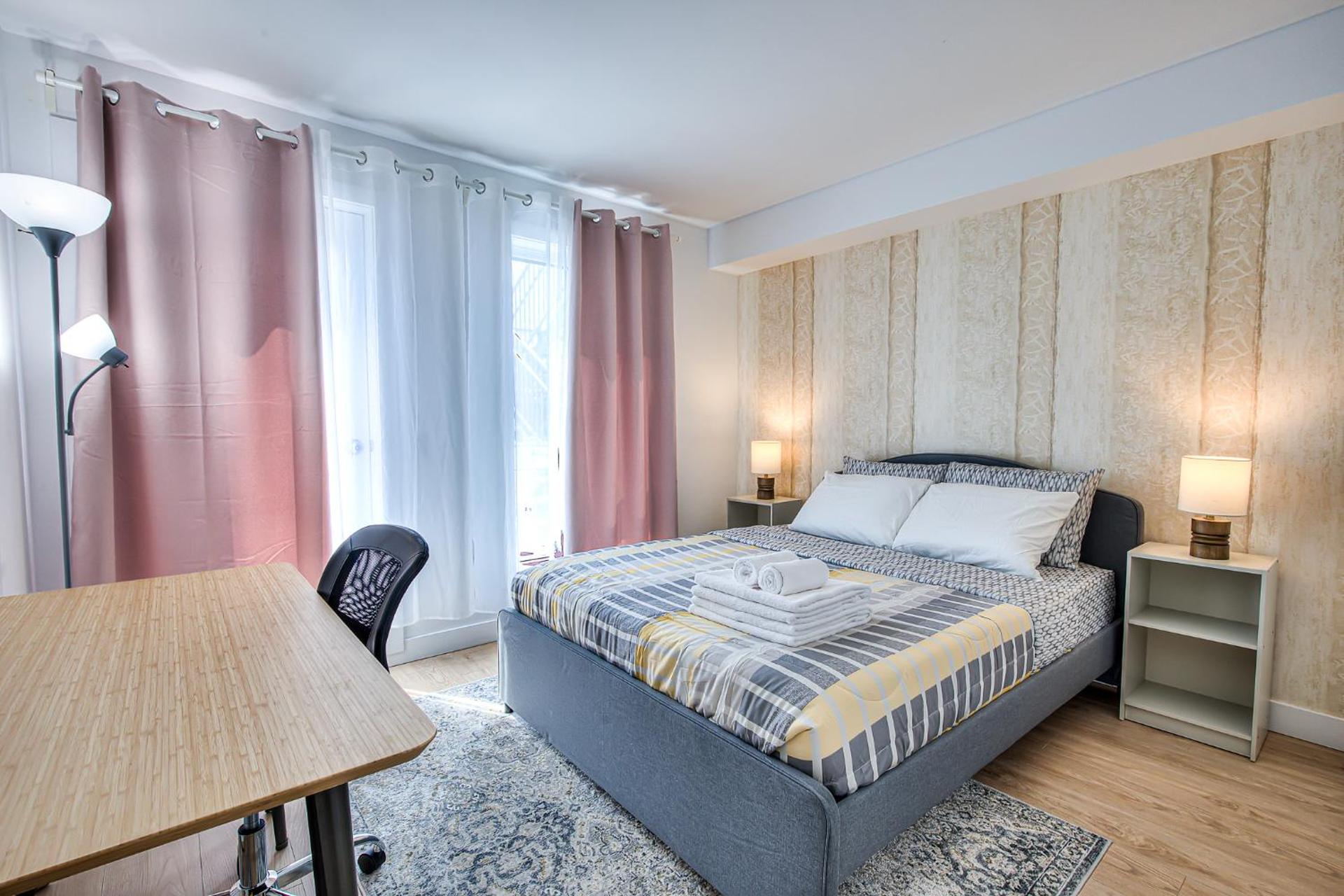 Tiny Penthouse Big Balcony Central & Cozy