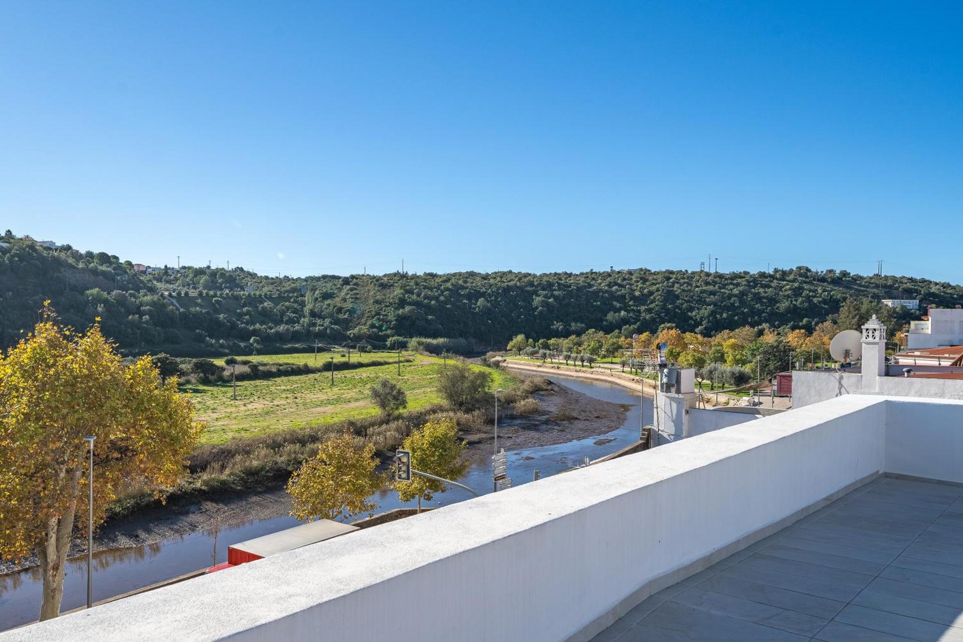 Apartamento Karolvaz V