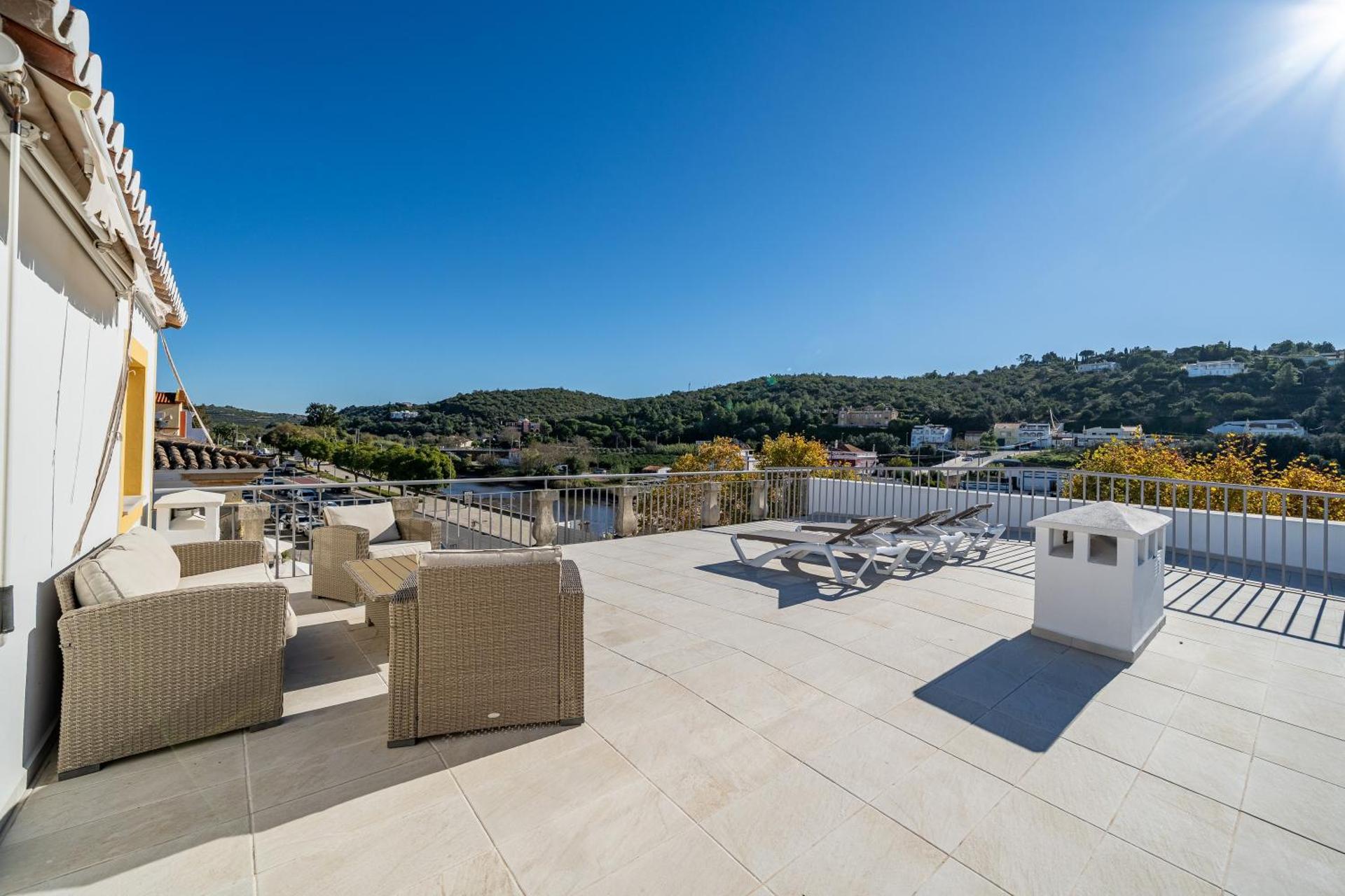 Apartamento Karolvaz V