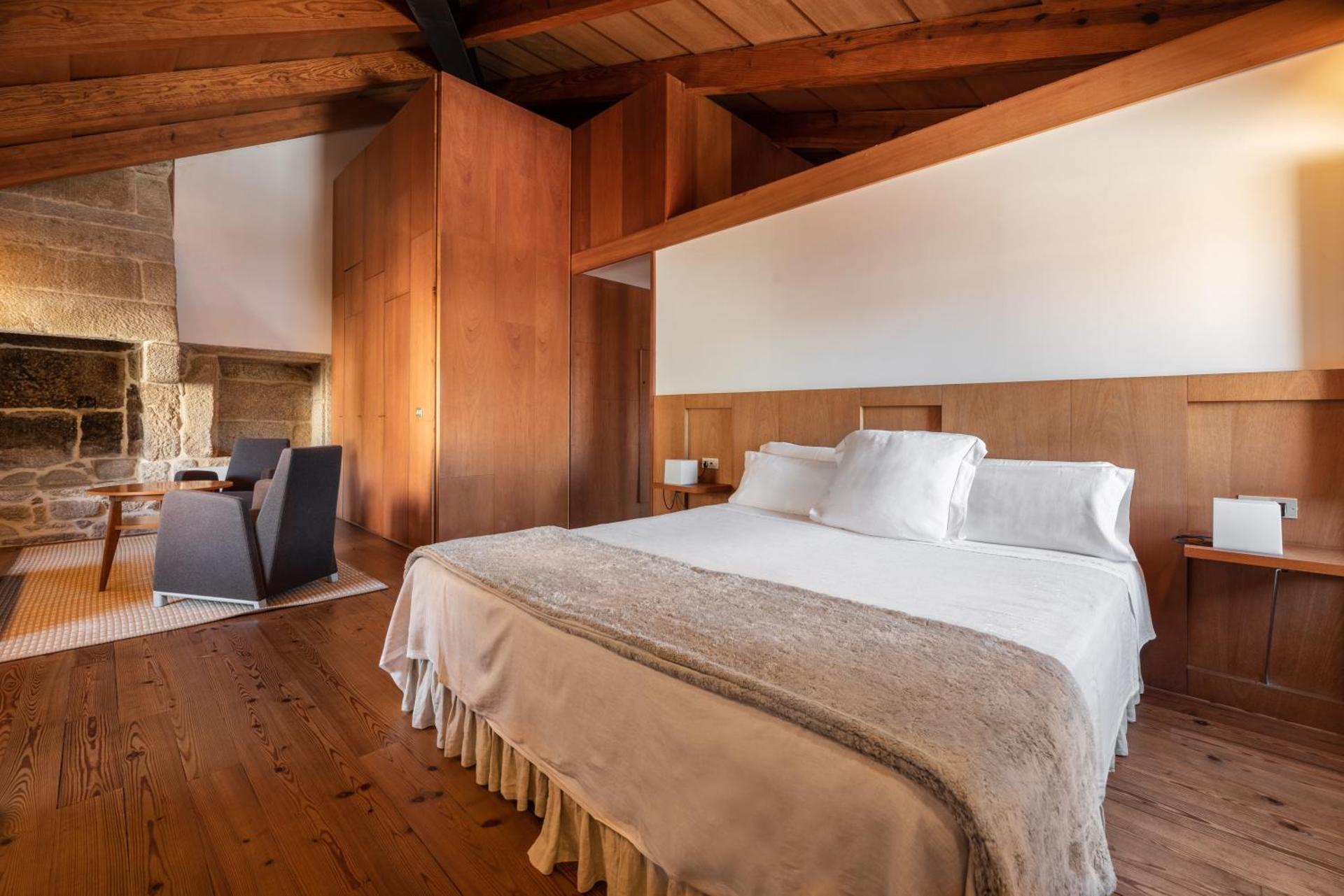 Deluxe Double or Twin Room with Sea View