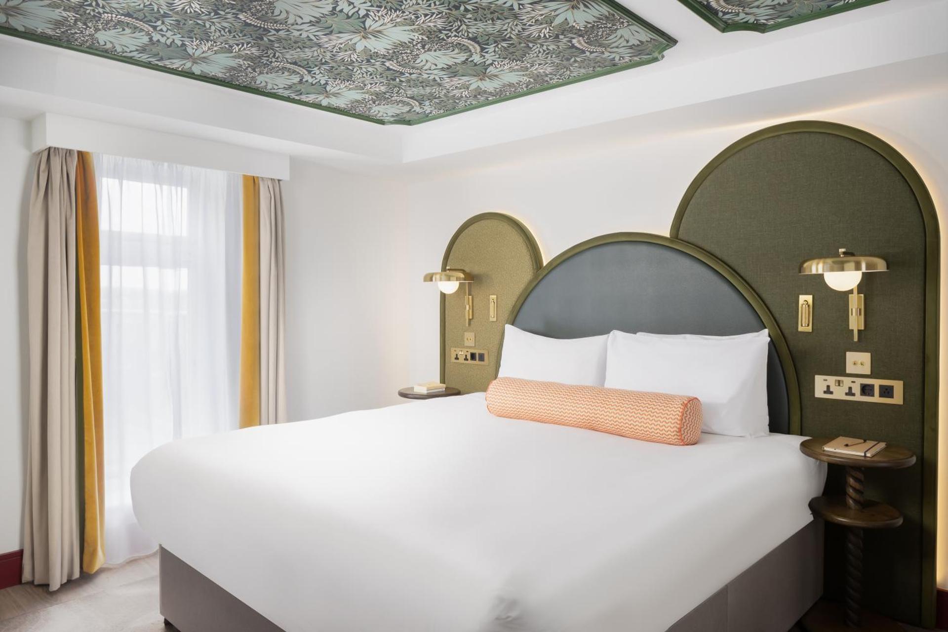 One-Bedroom Suite with Sofa Bed