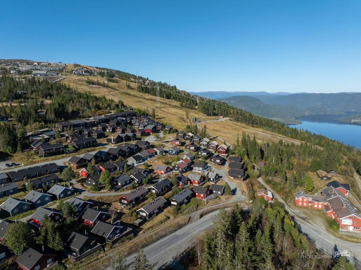 Koselig hytte sentralt på Norefjell, ski in & out