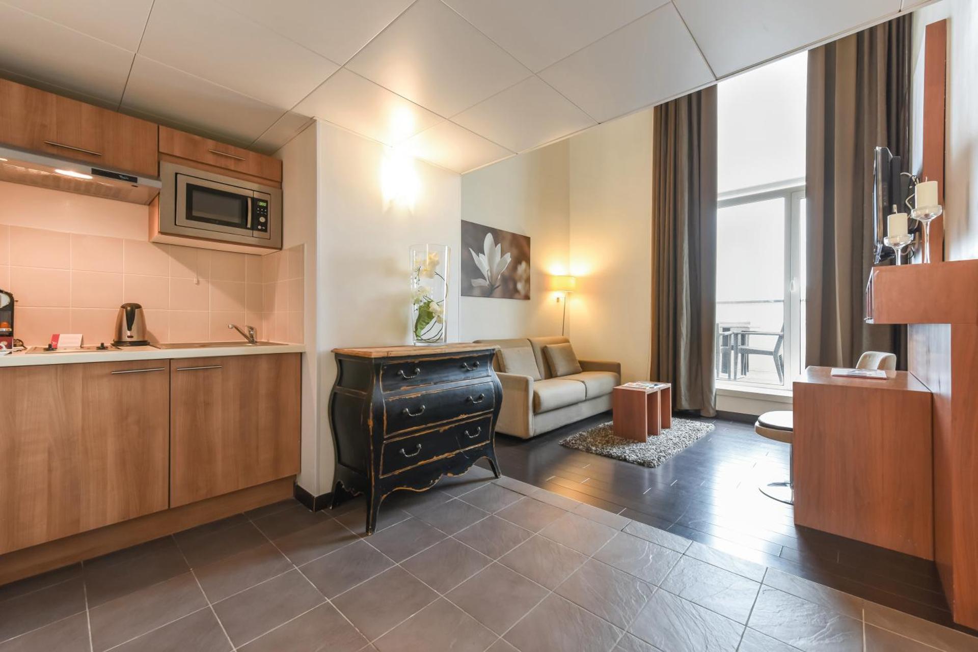 Kitchen or kitchenette