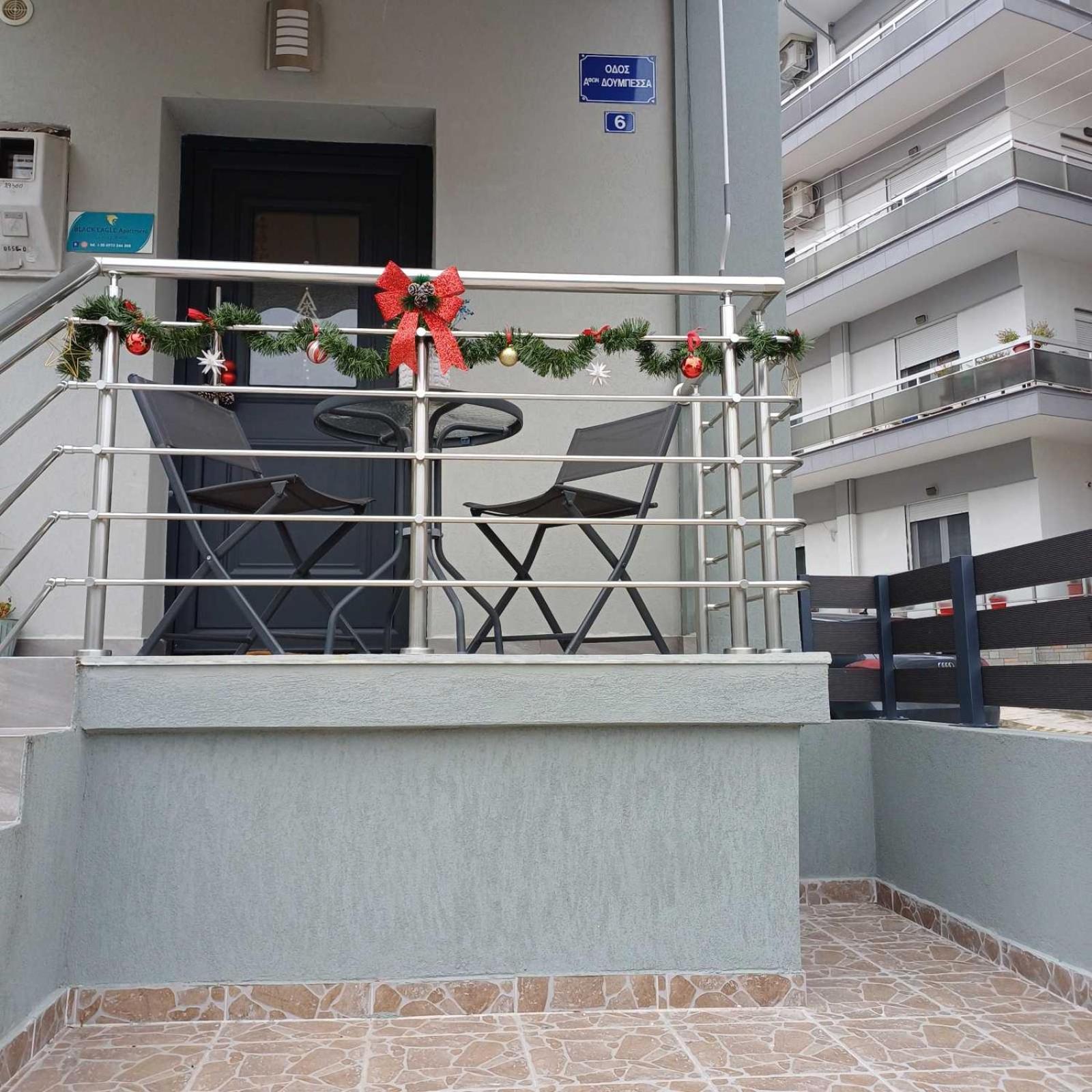 Black Eagle Apartment