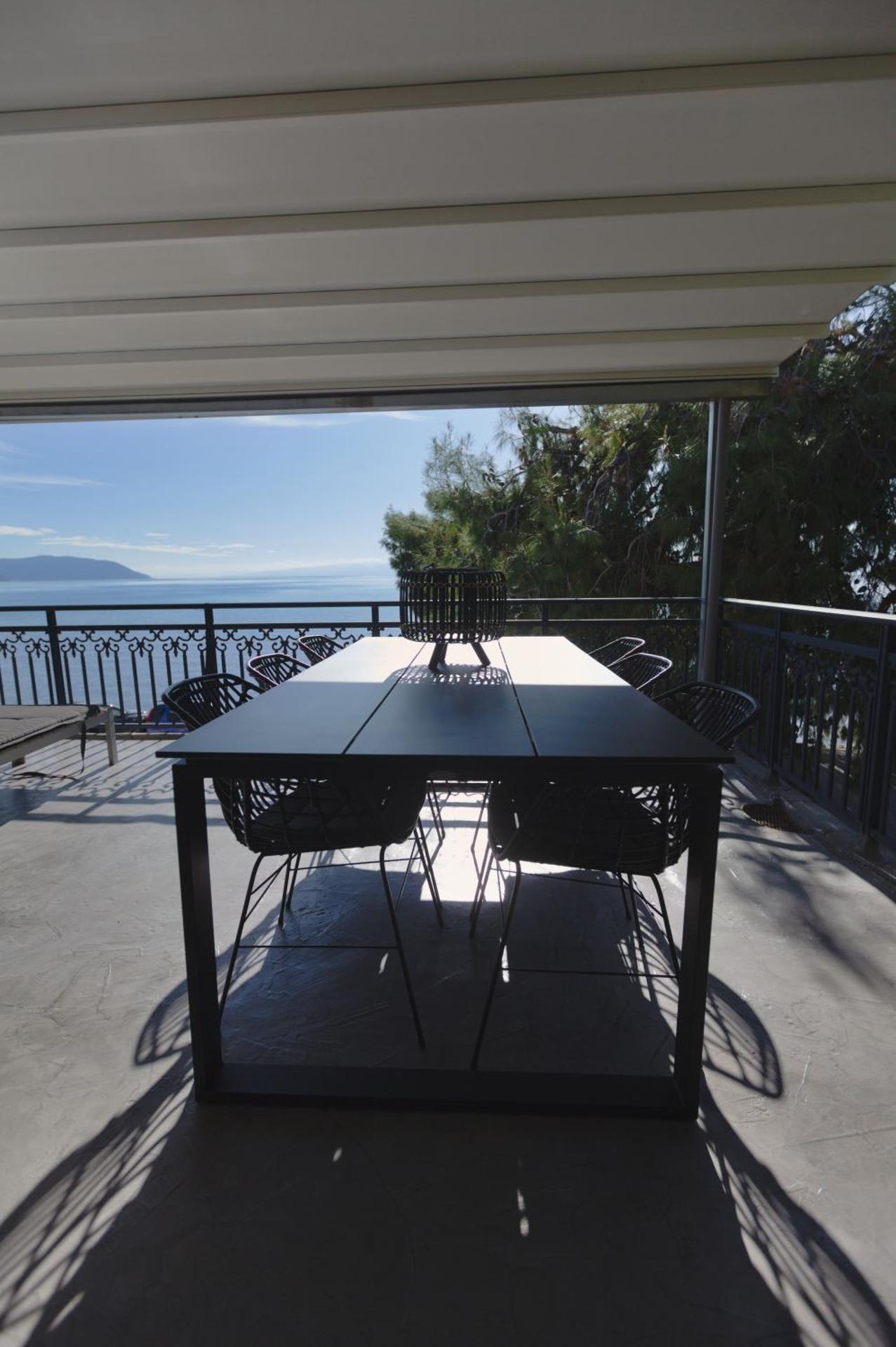 Kalafatis beach home