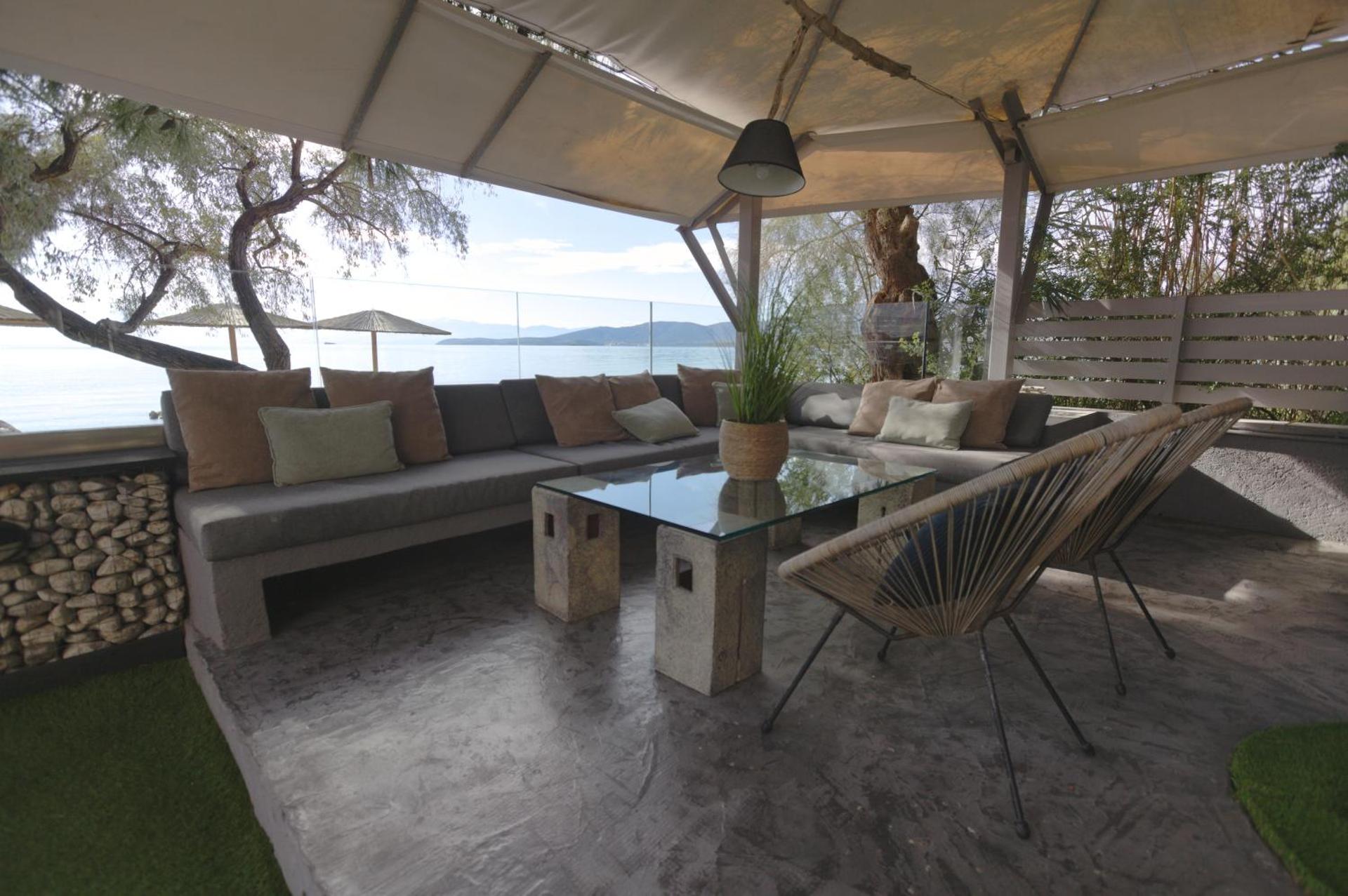 Kalafatis beach home