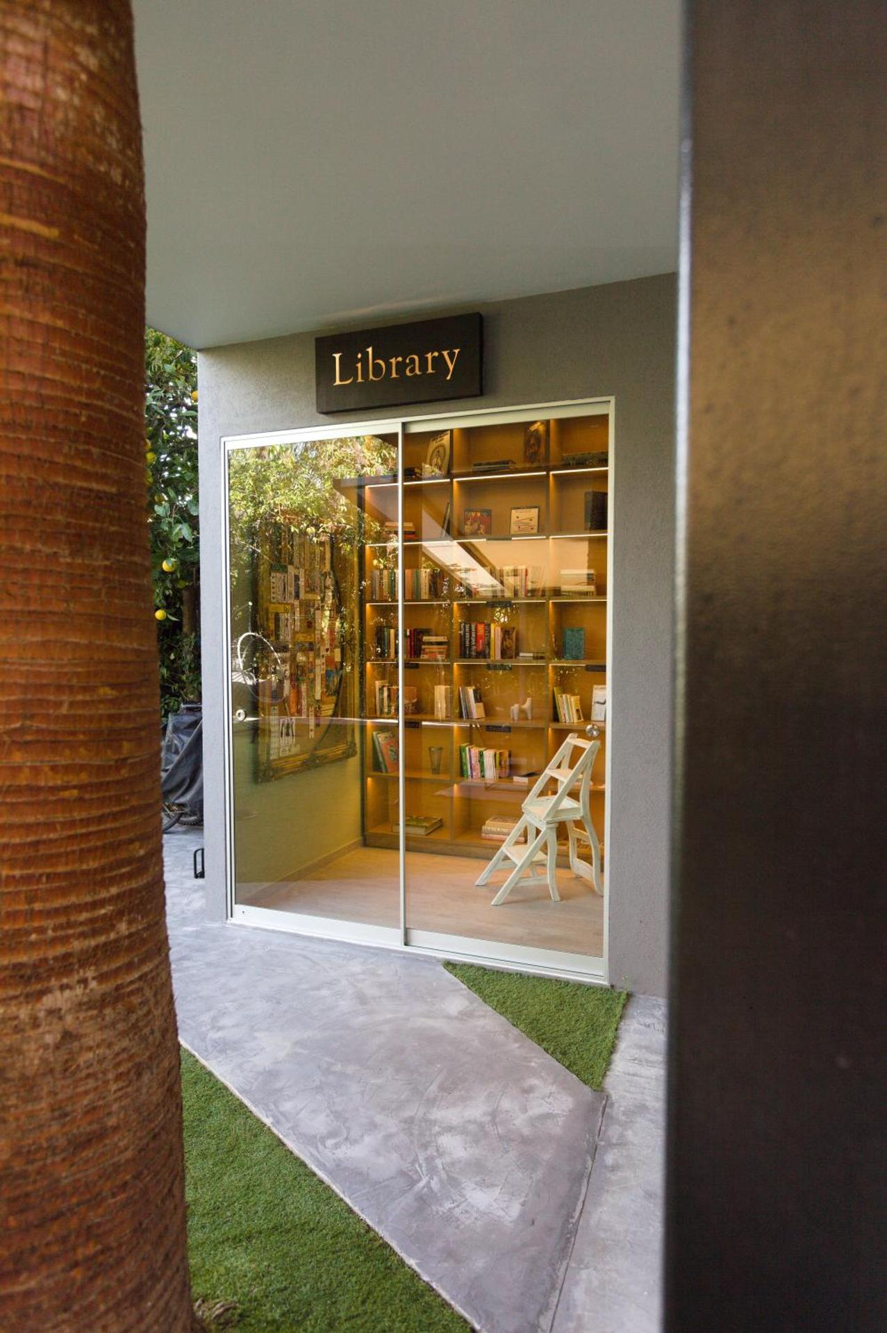 Kalafatis beach home