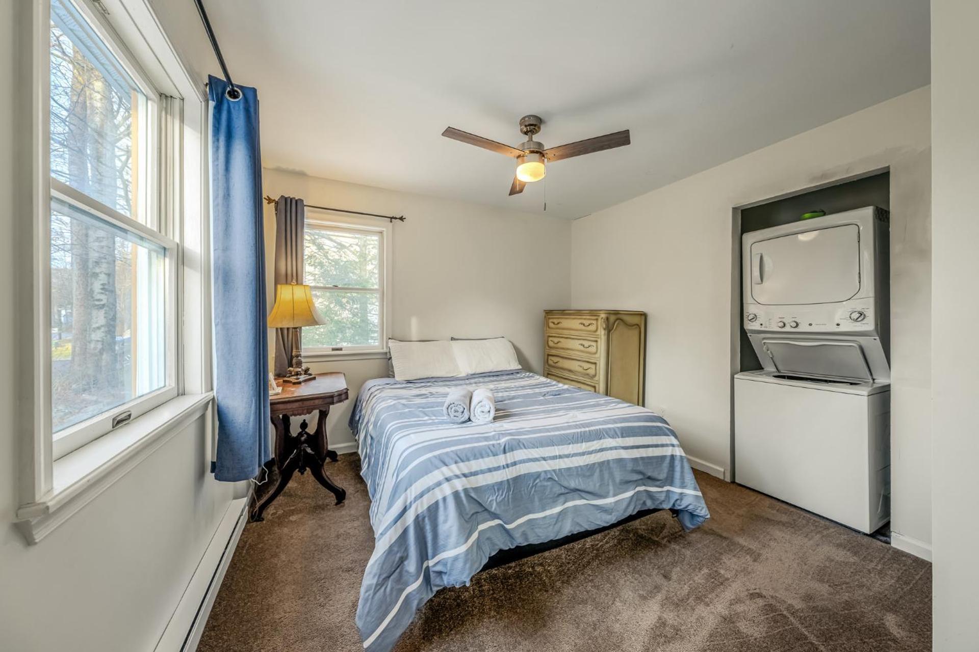 4BR Retreat with Hot Tub and Resort Style Amenities