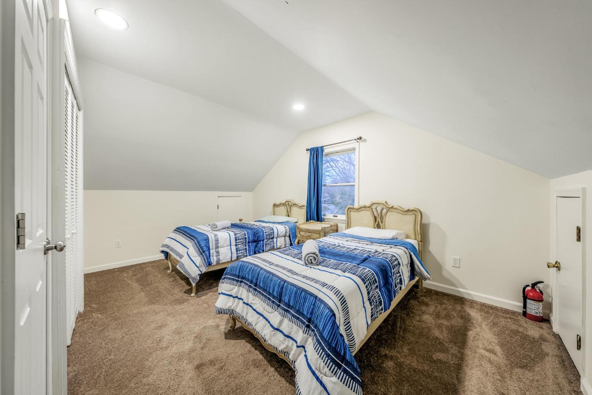 4BR Retreat with Hot Tub and Resort Style Amenities