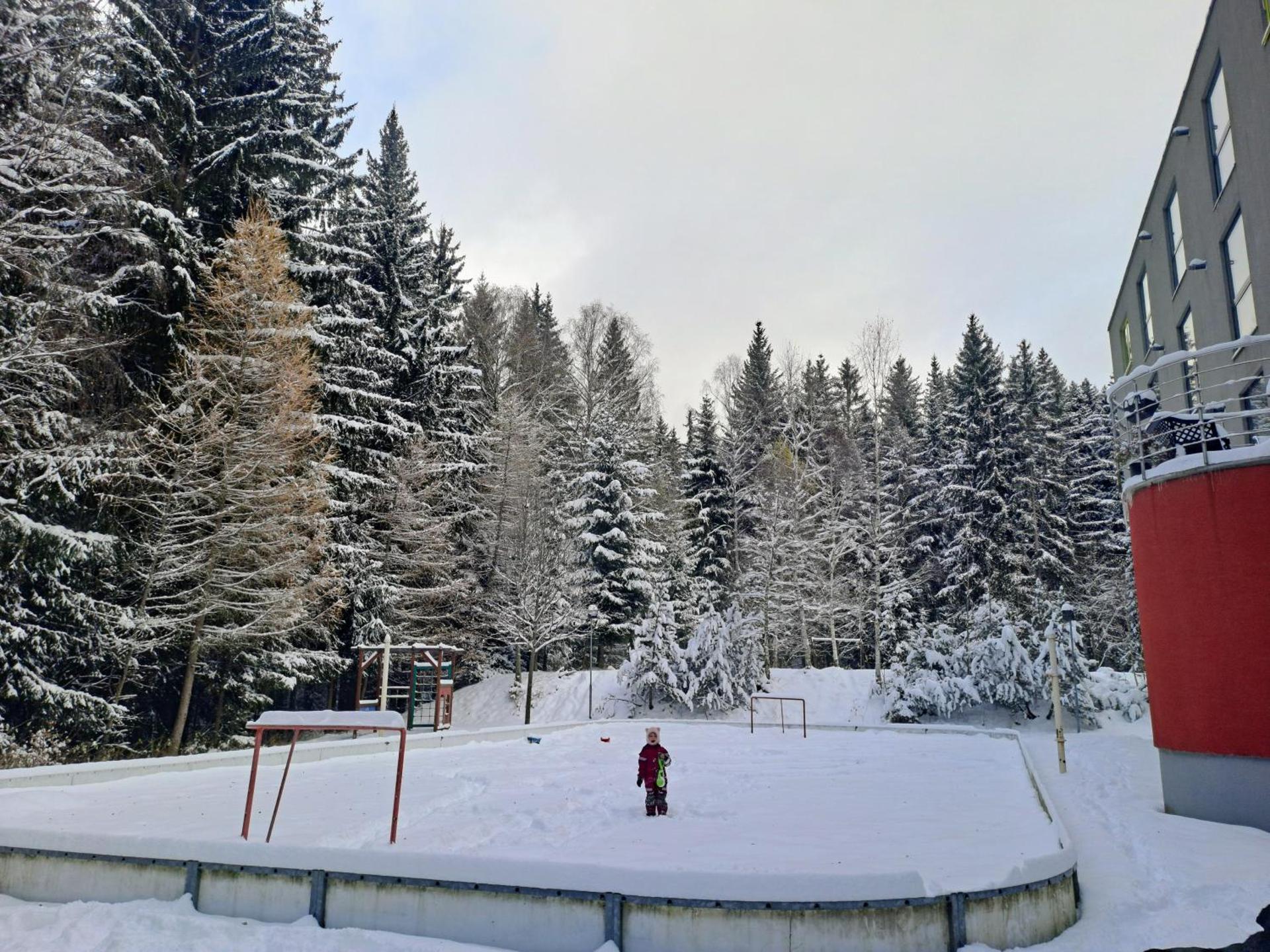HARRADISE - Plně vybavený apartmán pod Mumlavským vodopádem, přímo na cestě na HŘEBENY, ideální na BĚŽKY a SKIALPY, ZAHRADA na zimní radovánky, kousek do CENTRA i SKIAREÁLU, vybavení i pro DĚTI, absolutní KLID