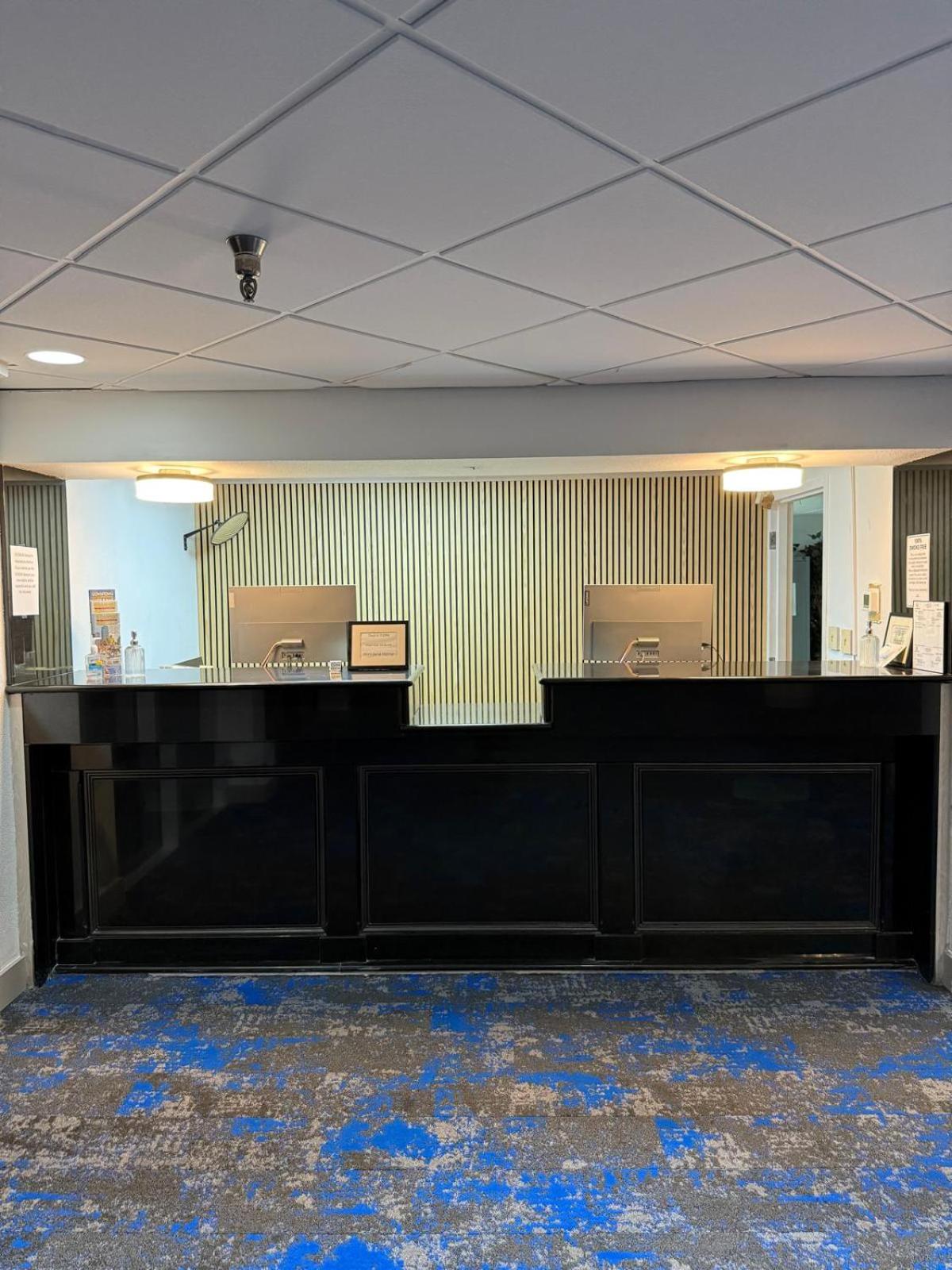 Tropical Palms Hotel