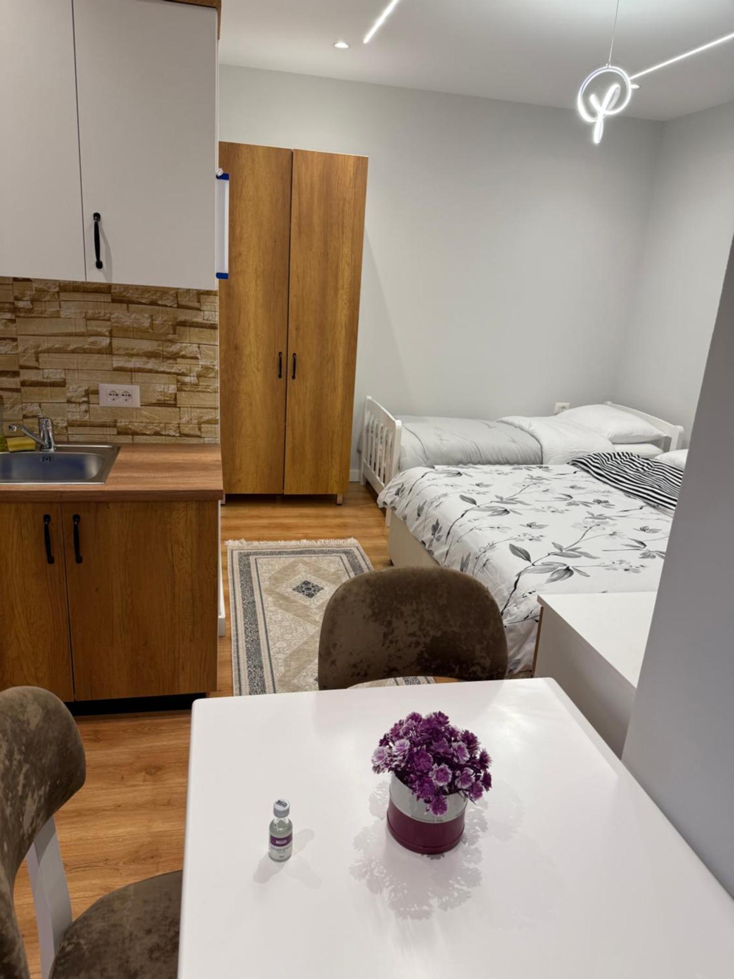 Guest House White Villa