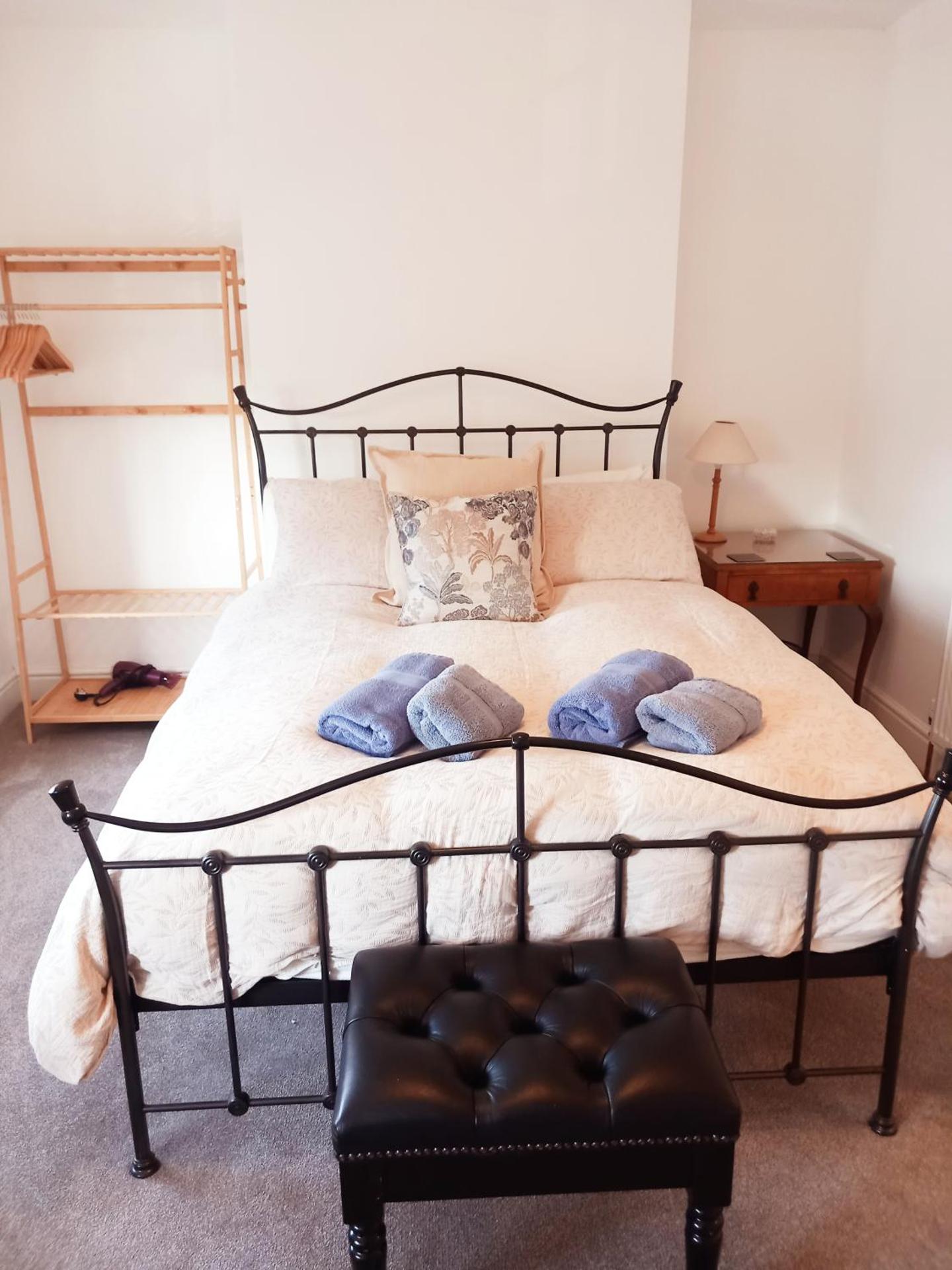 Stylish 2-Bed House in Stamford Town Centre