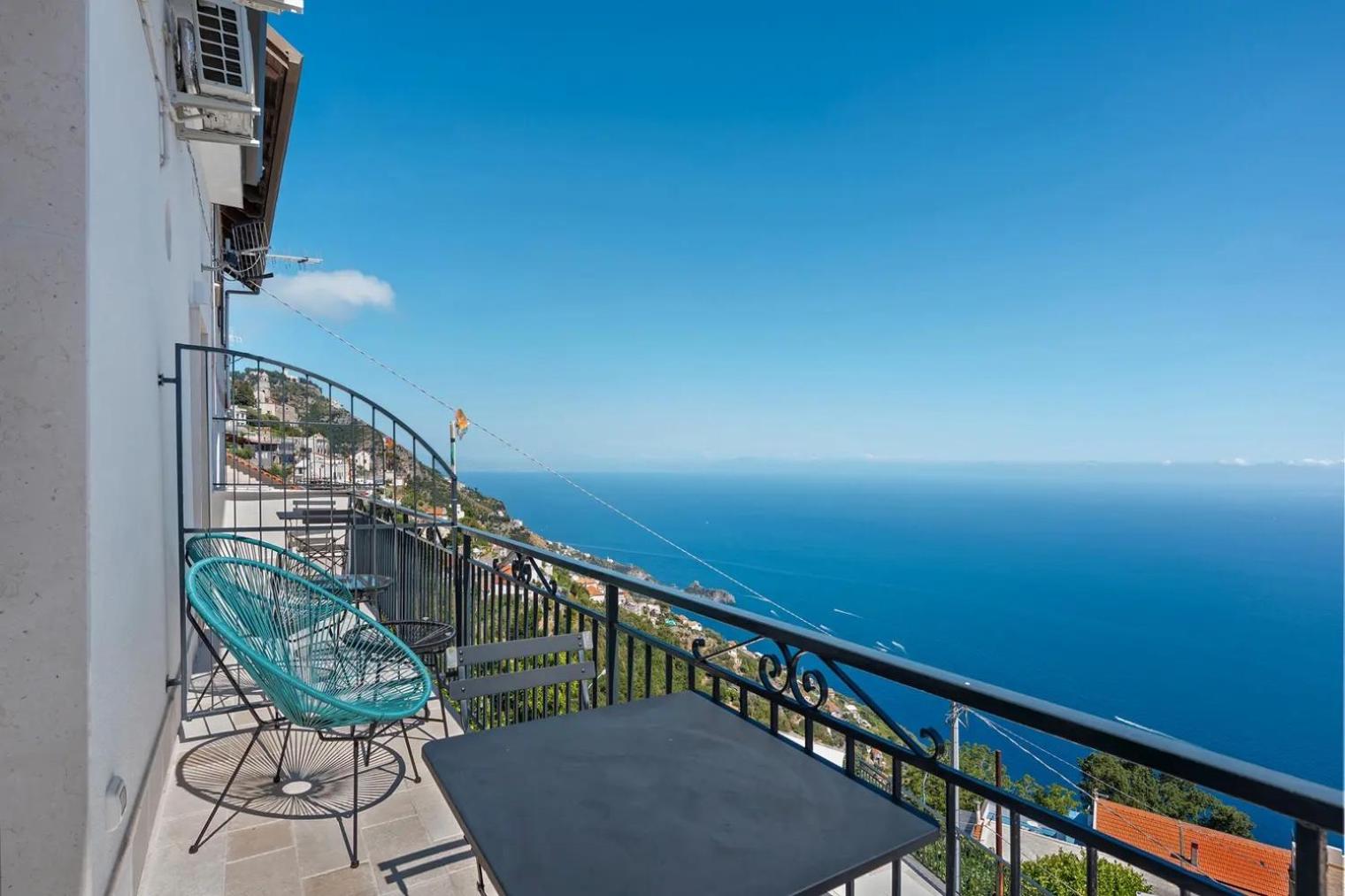 Blue View Luxury Rooms