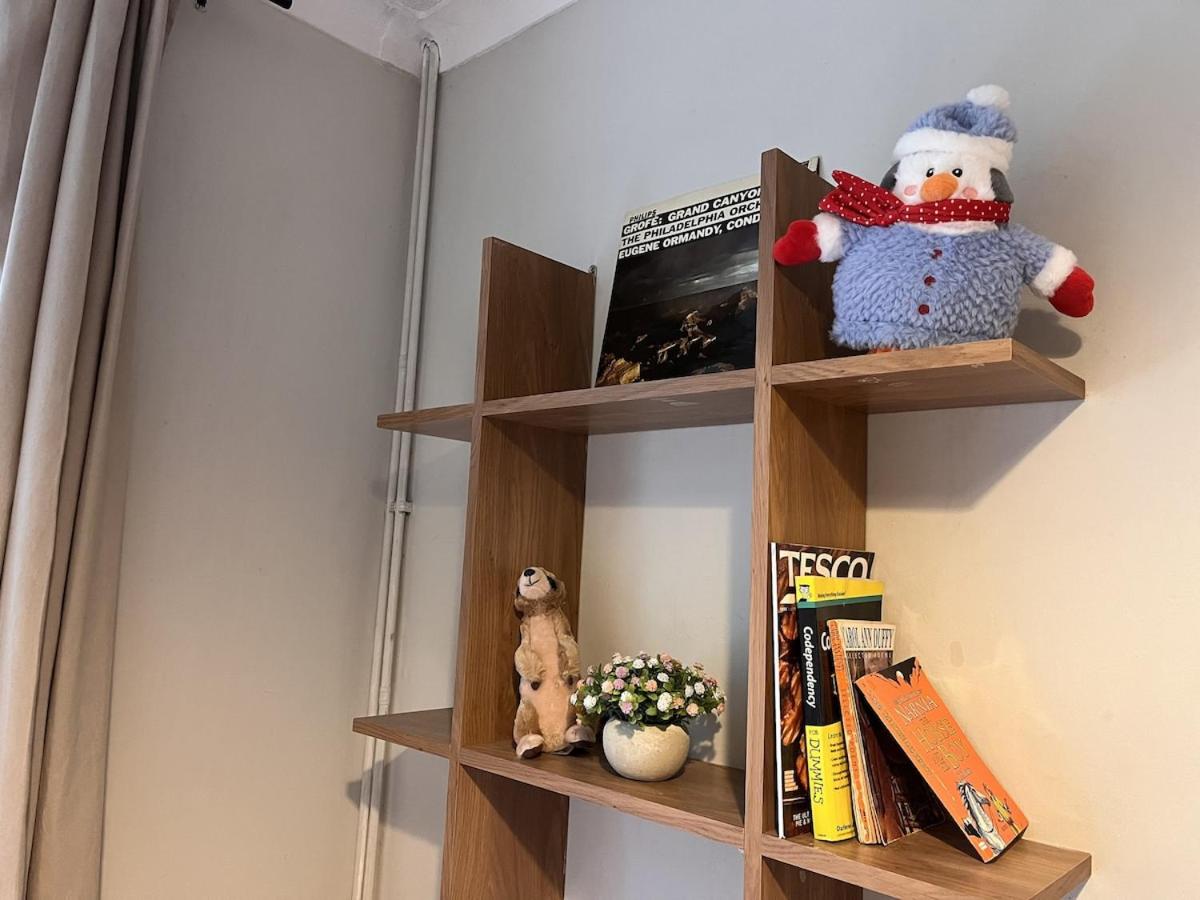 Cozy 4-Bed House in Wimbledon