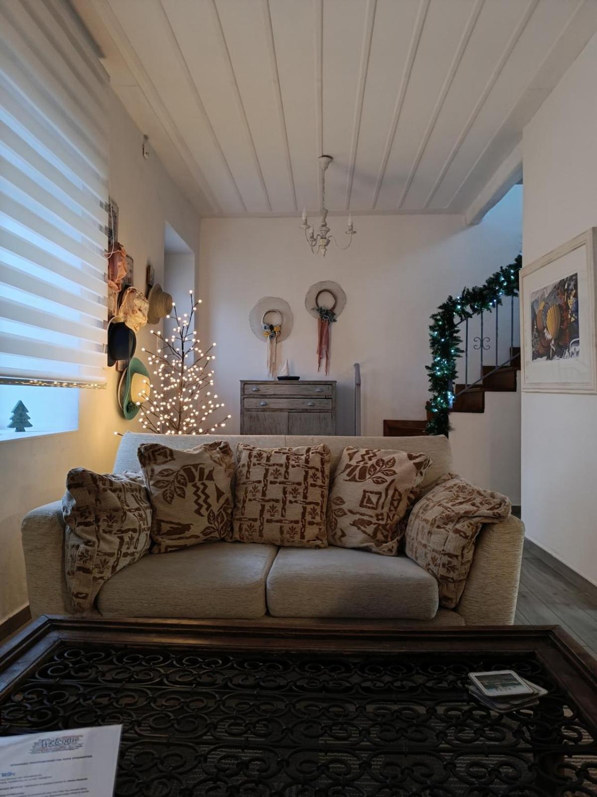 LocriHOUSE-Stylish comfortable home in Galaxidi