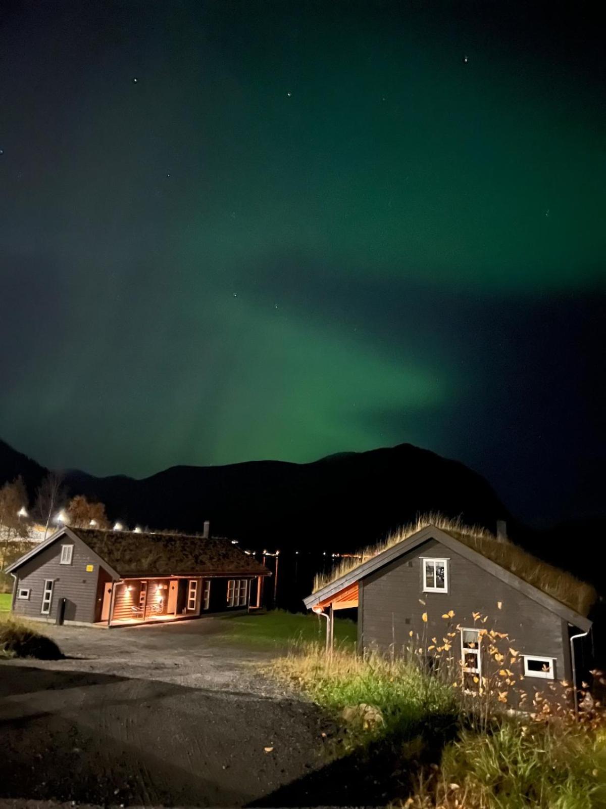 Holiday cabins with unmatched lake view in Jølster