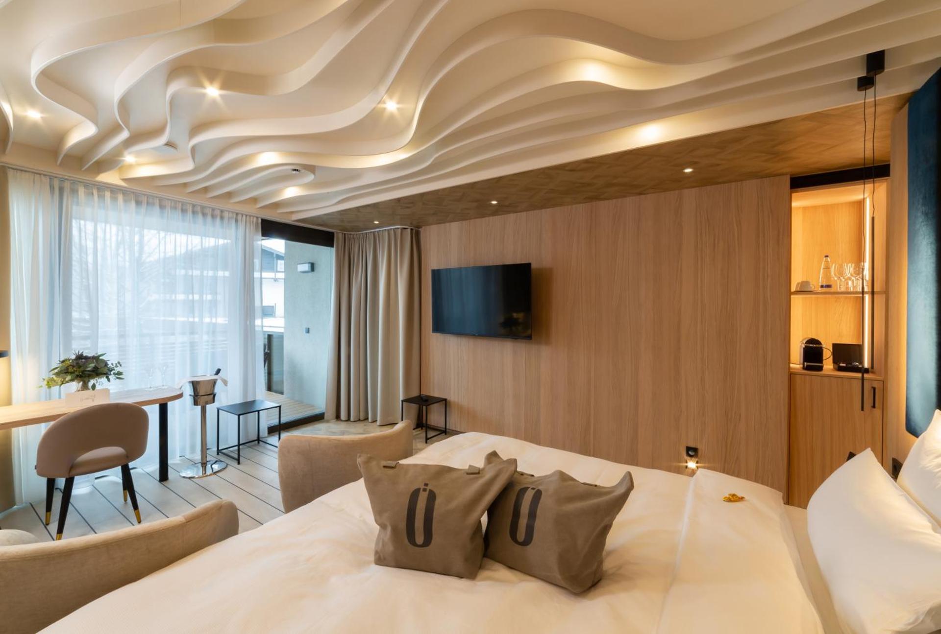 Junior Suite with Balcony