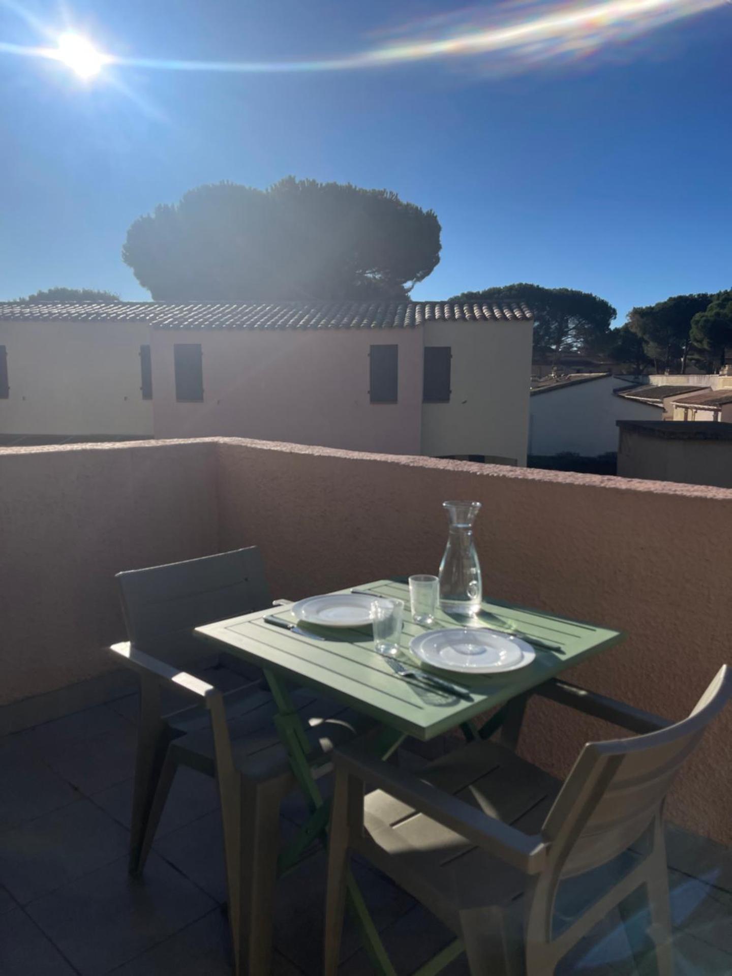 Appartement Pinède Piscine Clim proche Plage village naturiste