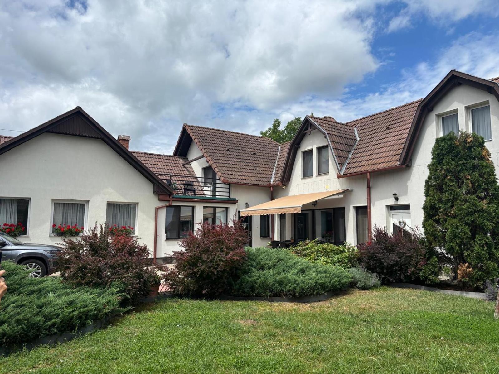 Margareta Apartments