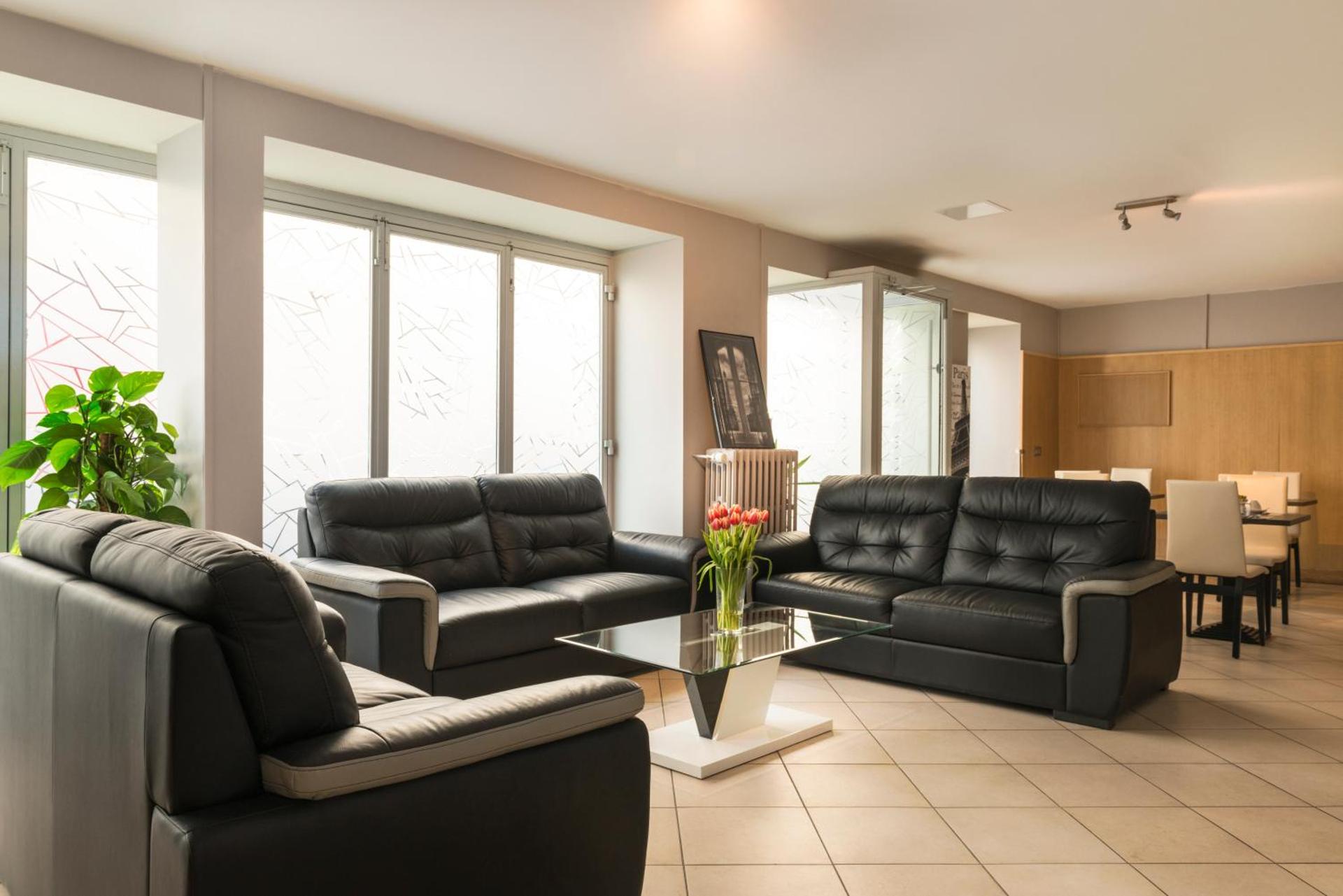 Communal lounge/ TV room