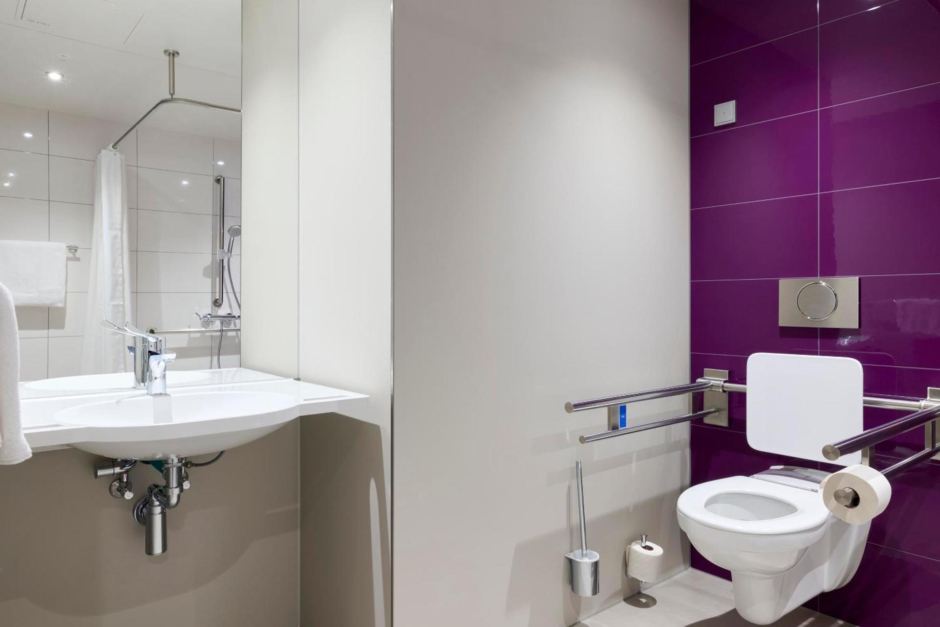 Camera Doppia con Letti Singoli con Accesso Disabili