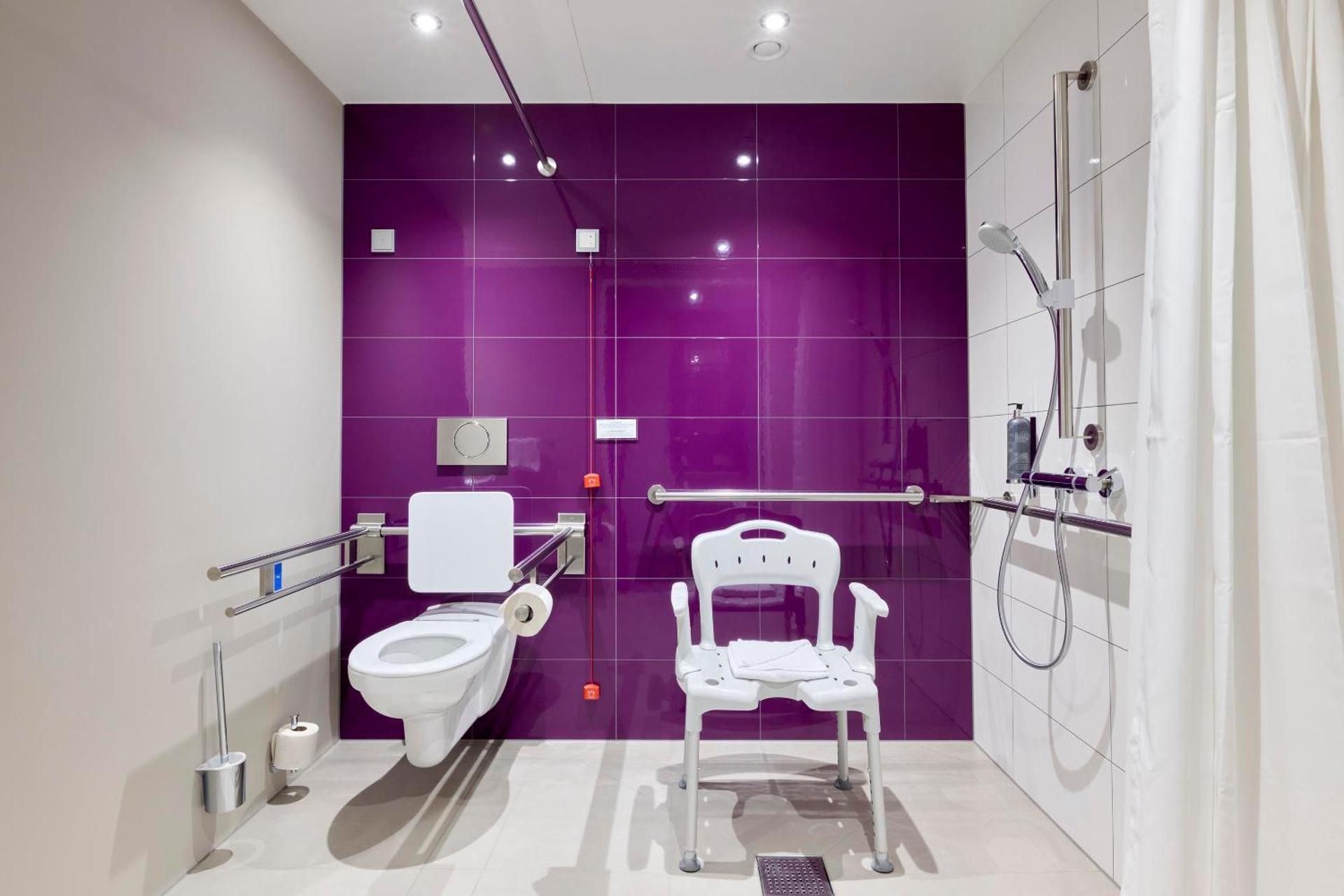 Camera Doppia con Letti Singoli con Accesso Disabili