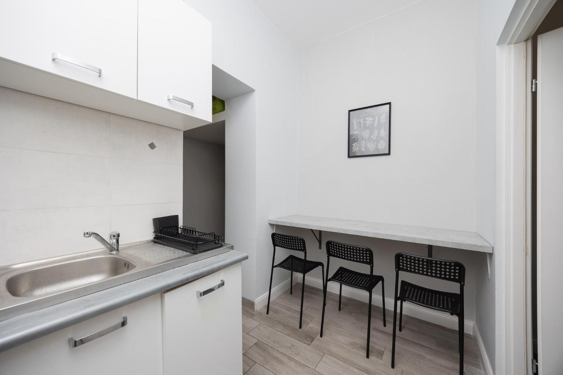 Kitchen or kitchenette