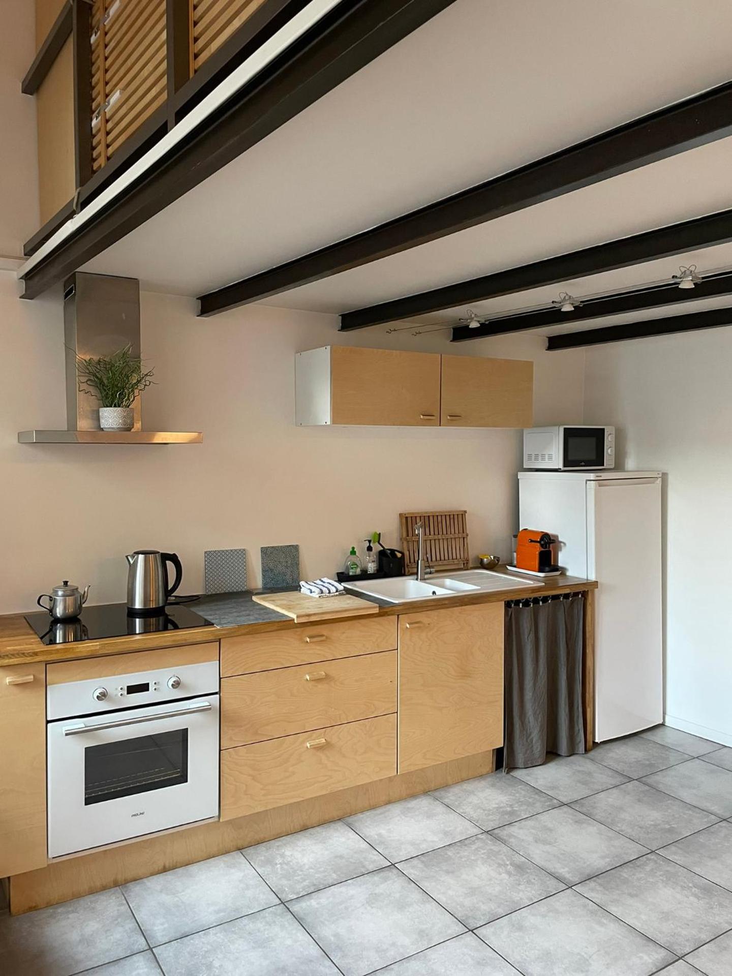 Kitchen or kitchenette