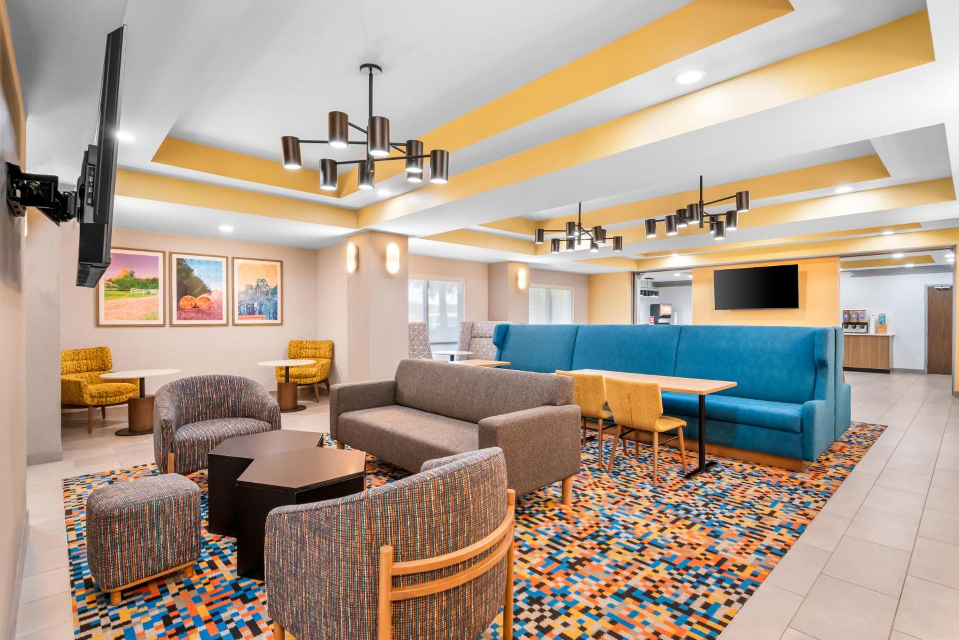 Communal lounge/ TV room