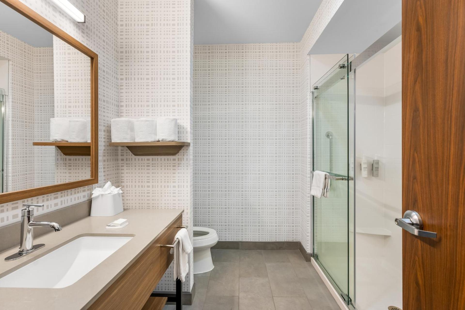 Large Queen Room with Two Queen Beds - Non-Smoking