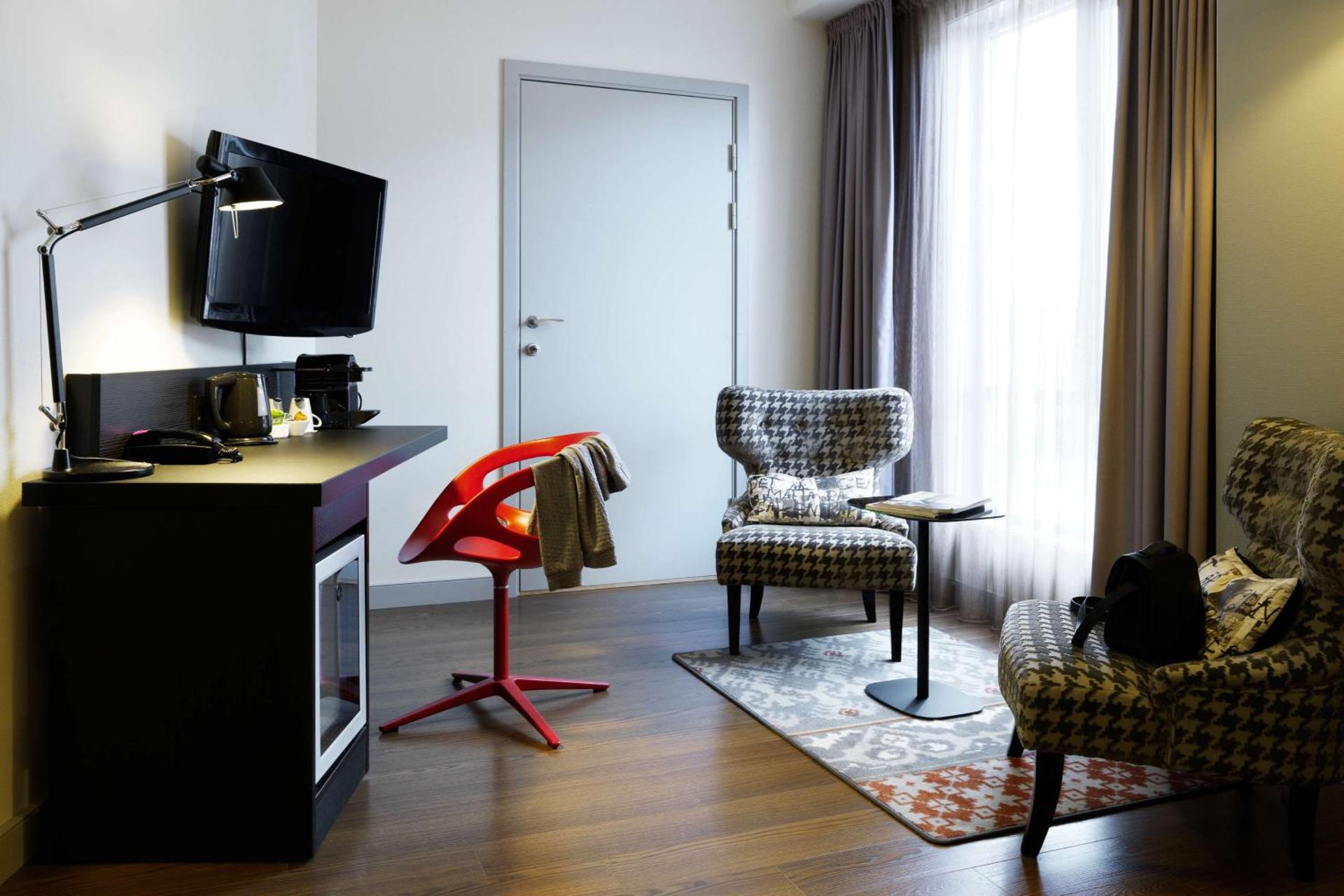 Photo of the whole room