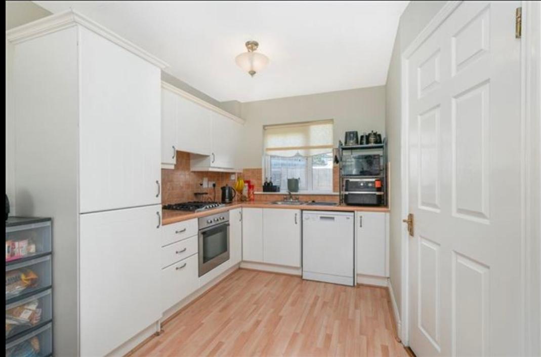 3 Cosy Bedrooms in a House 6 people