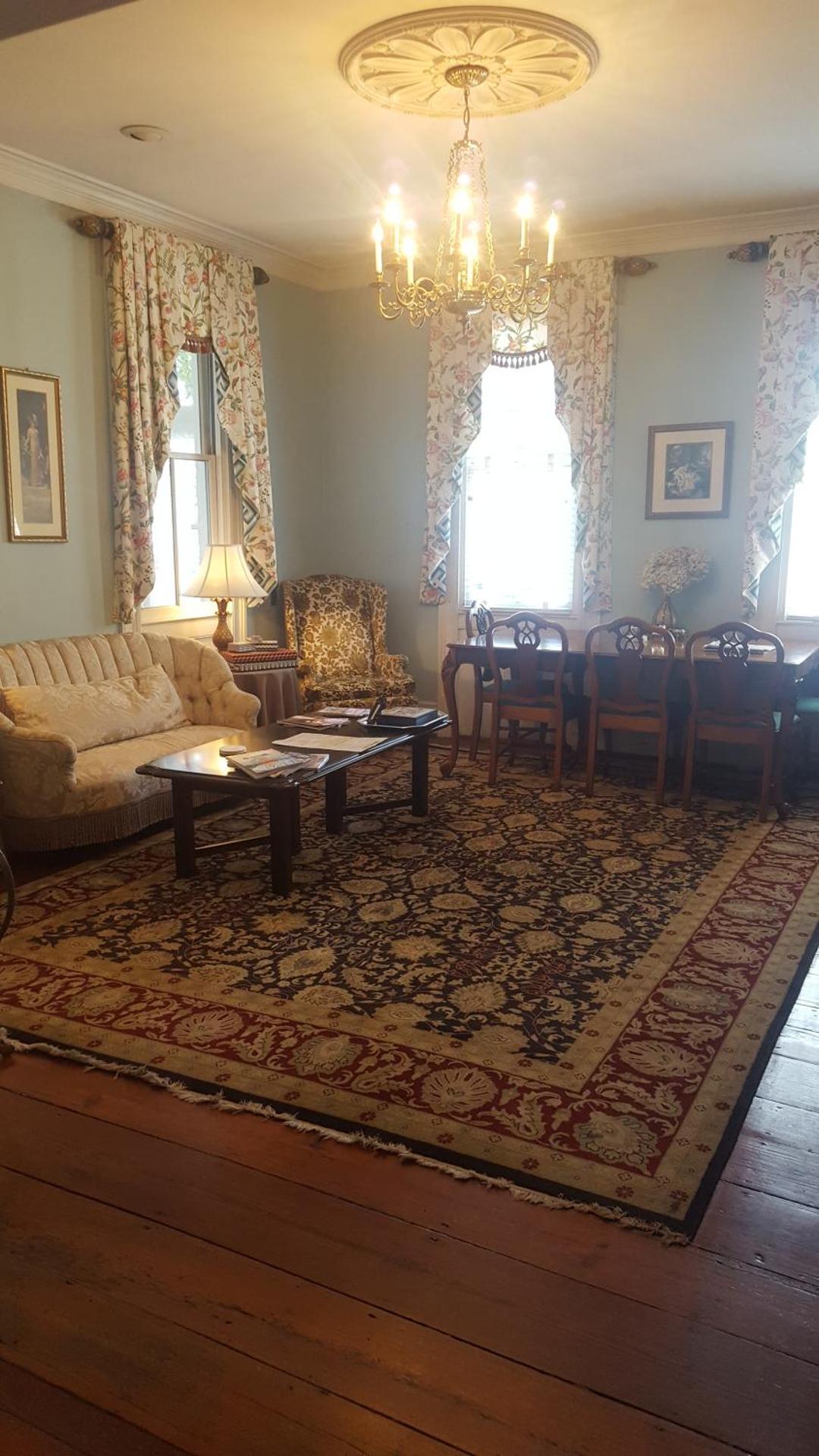 Communal lounge/ TV room