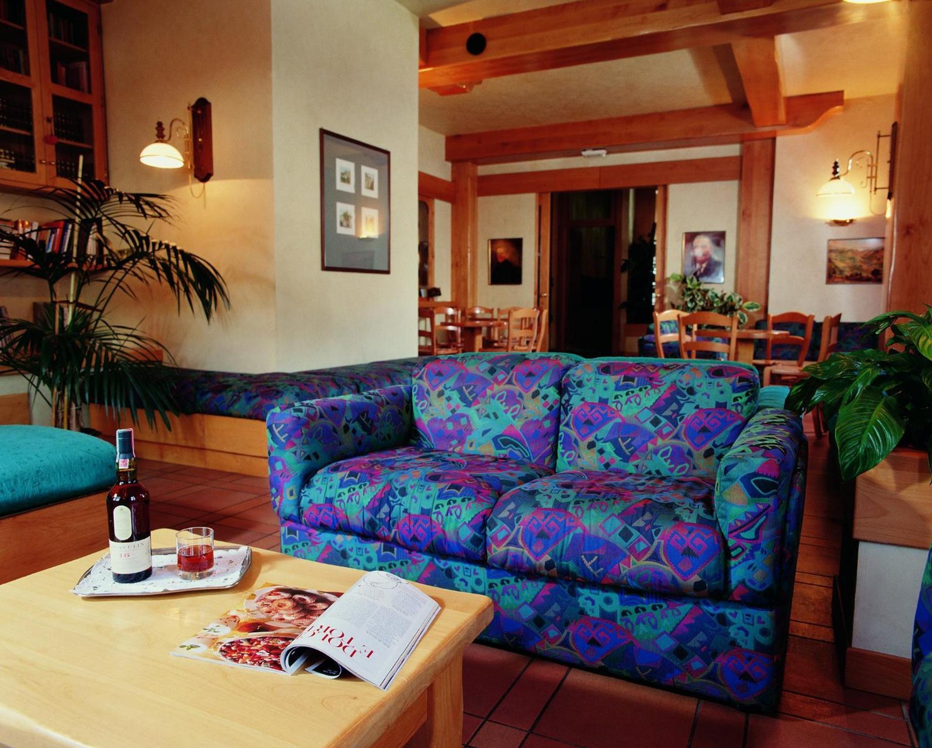 Communal lounge/ TV room