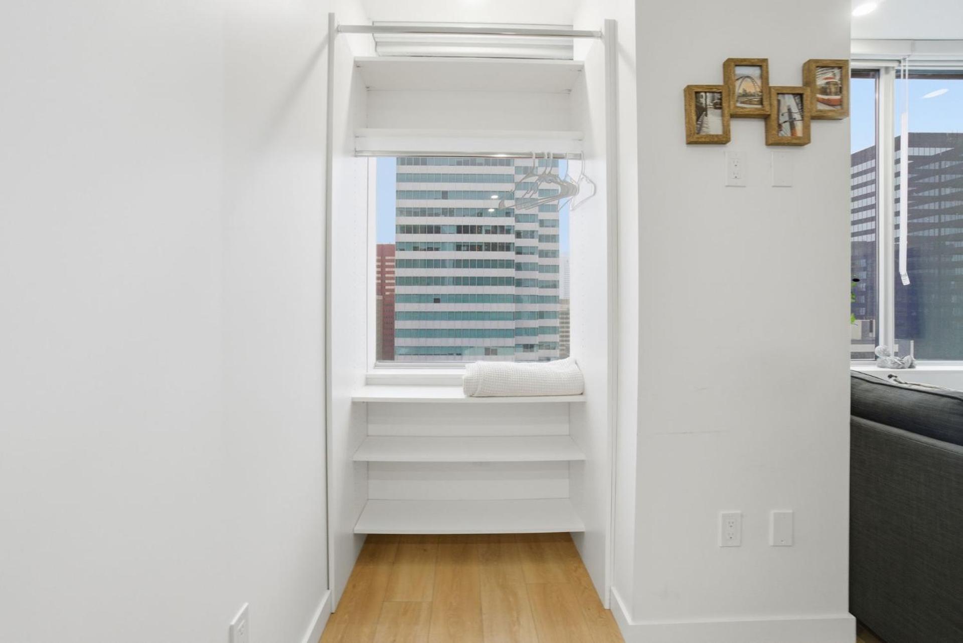 Luxury 1Beds and 2Beds in Downtown Edmonton close to Rogers