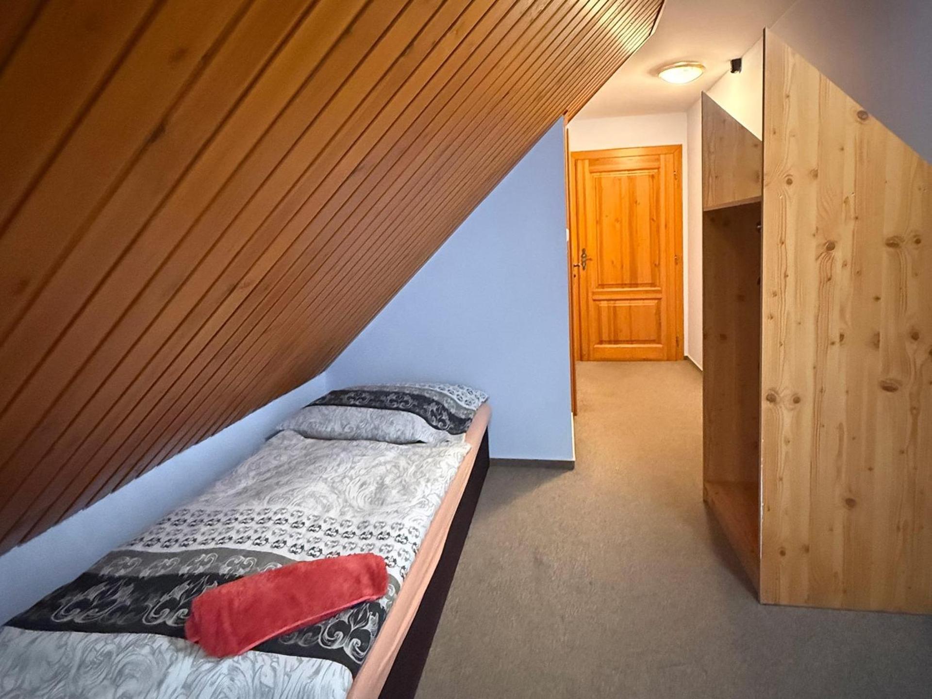 Penzion a restaurace U Zvonku