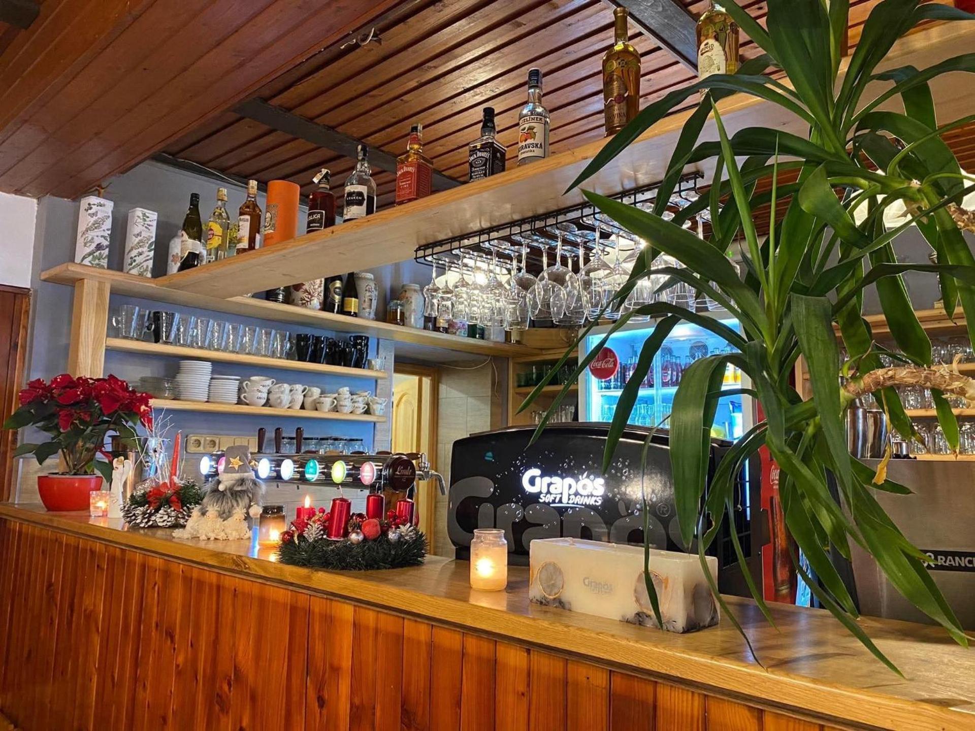 Penzion a restaurace U Zvonku