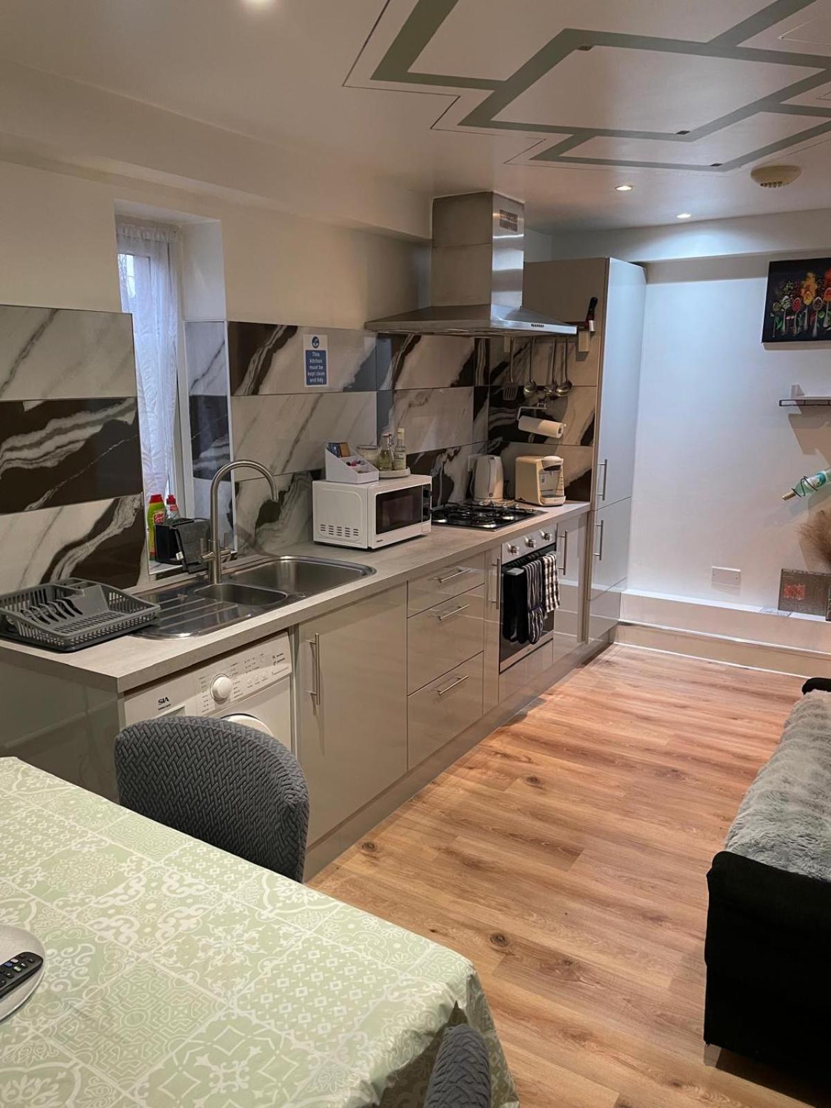 Stanton - Impeccable and stylish 2 bedroom