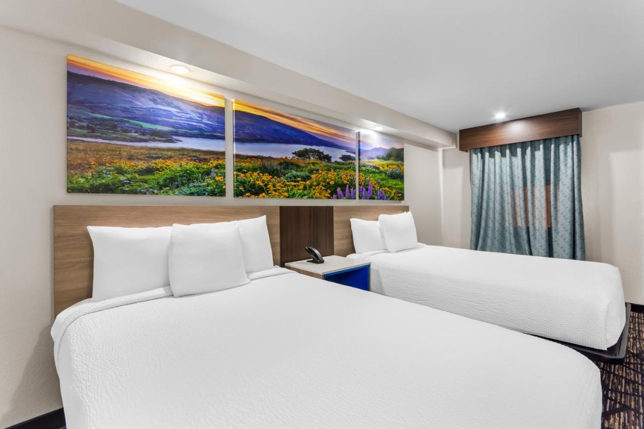 Days Inn by Wyndham Indianapolis East Post Road