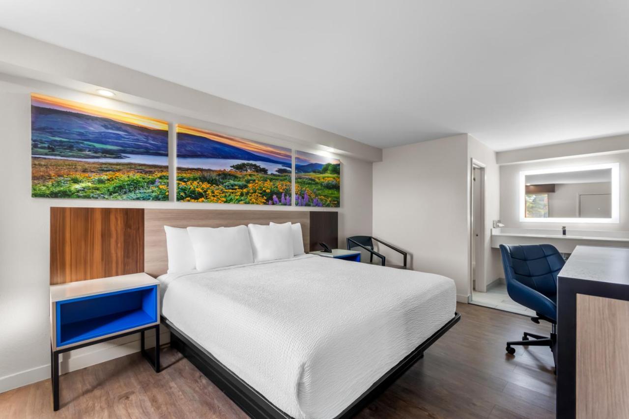 Days Inn by Wyndham Indianapolis East Post Road