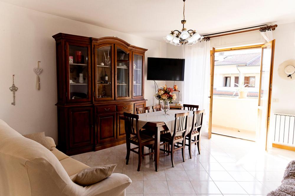 Bellissima stanza con parcheggio gratuito