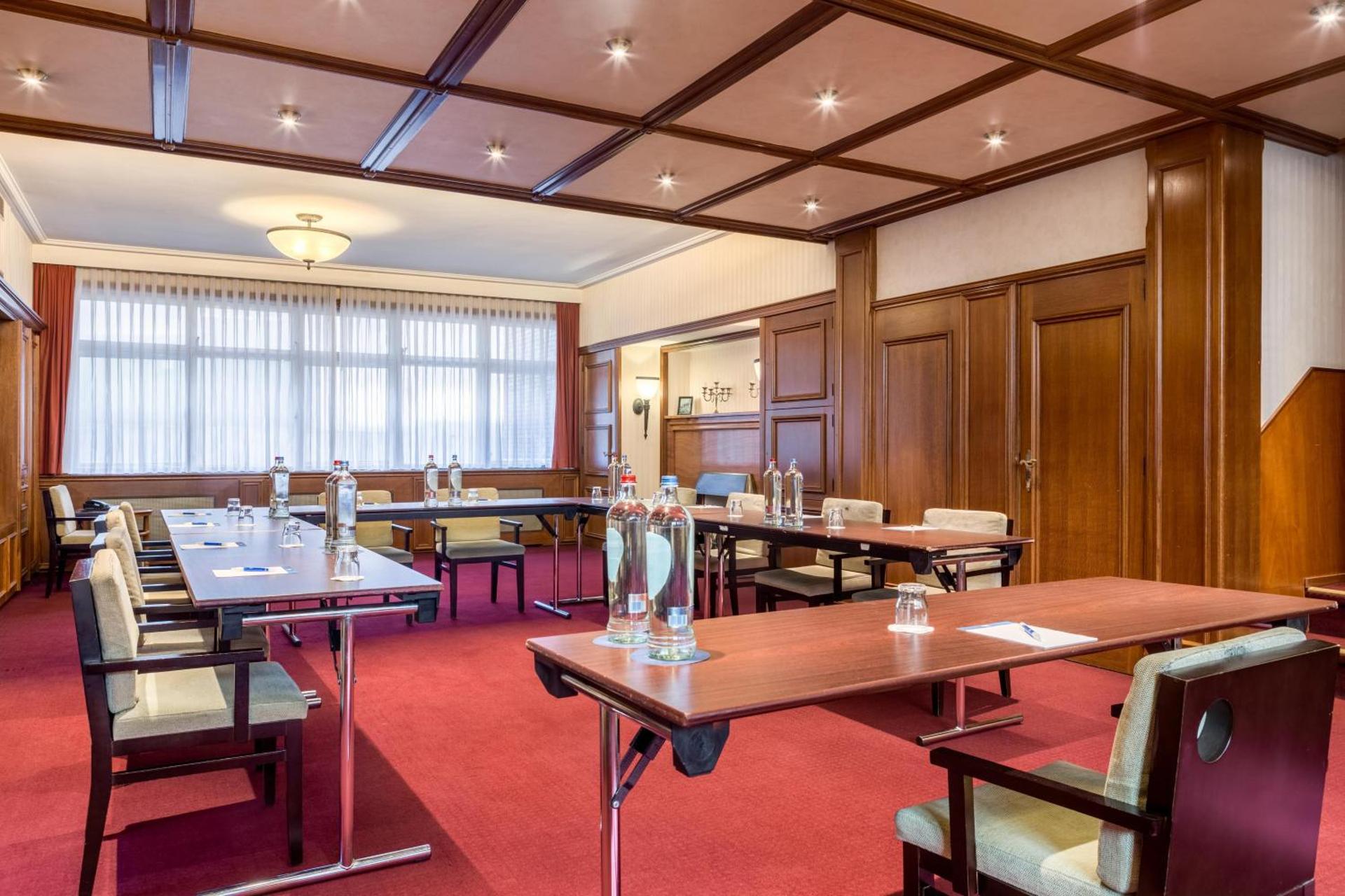 Meeting/conference room