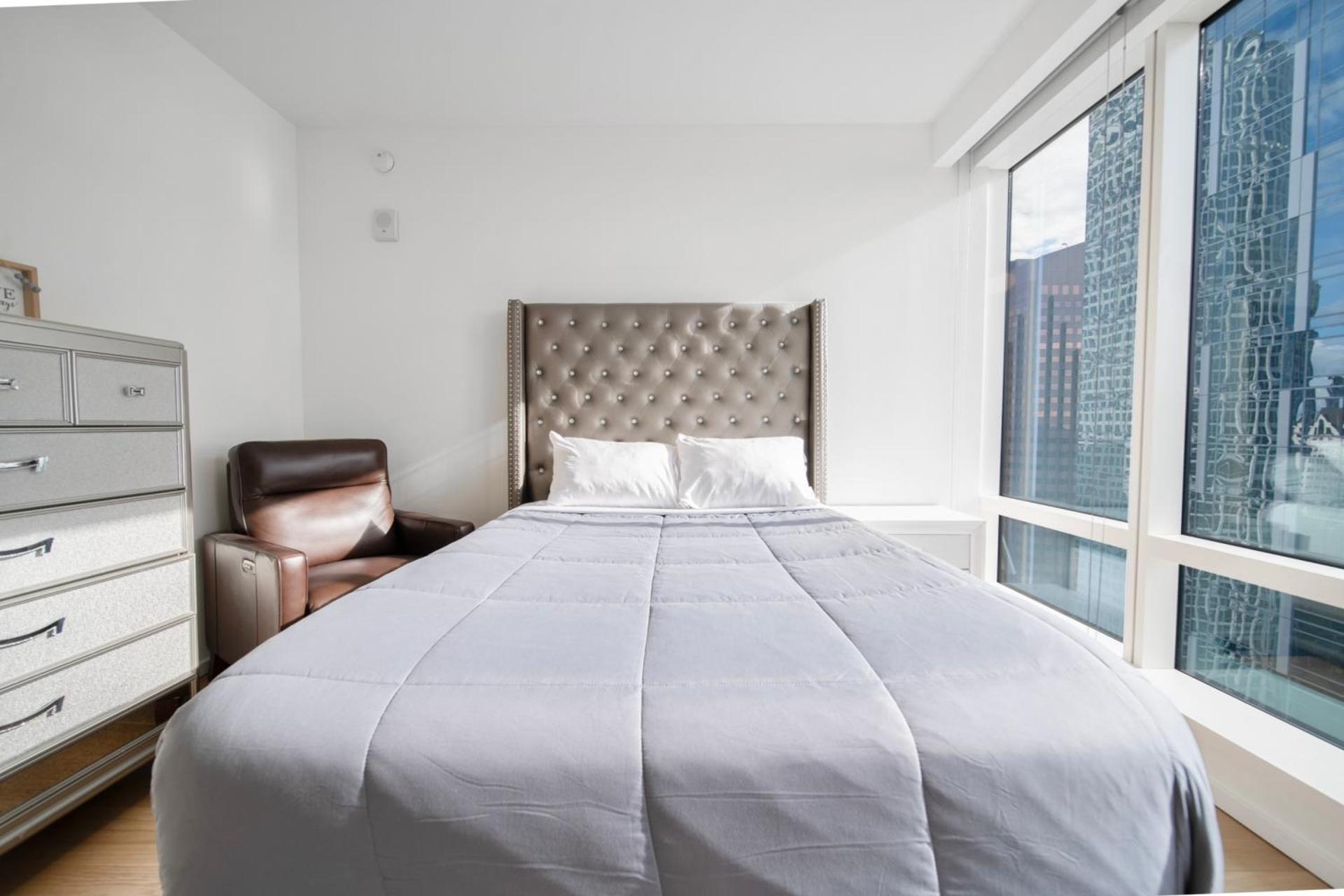 Lavish High-Rise 2bed Apt in the Hearth of Downtown LA