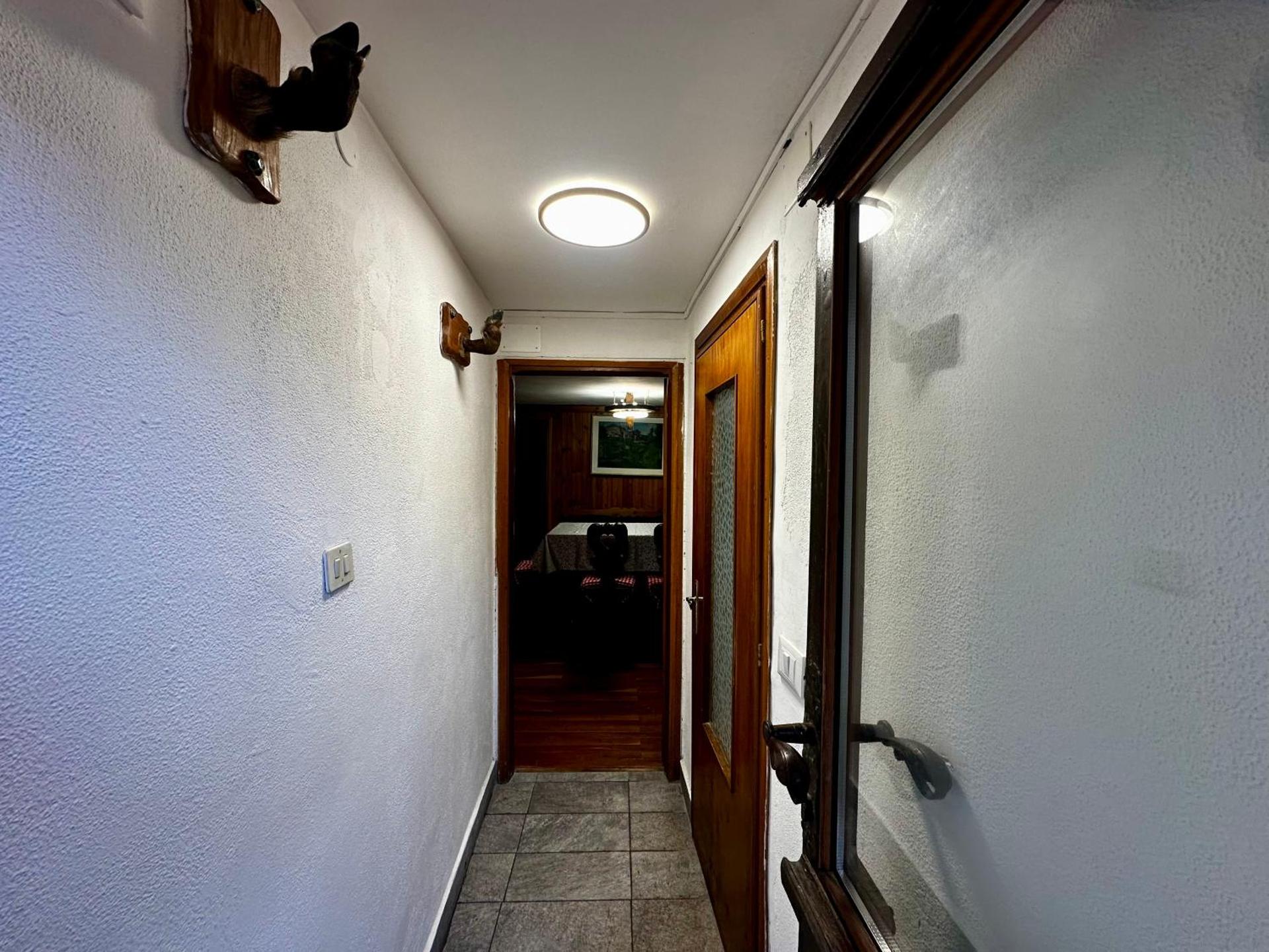 Cozy Three-Room Apartment with Mountain View & Parking - Ussin Chalet - Valtournenche