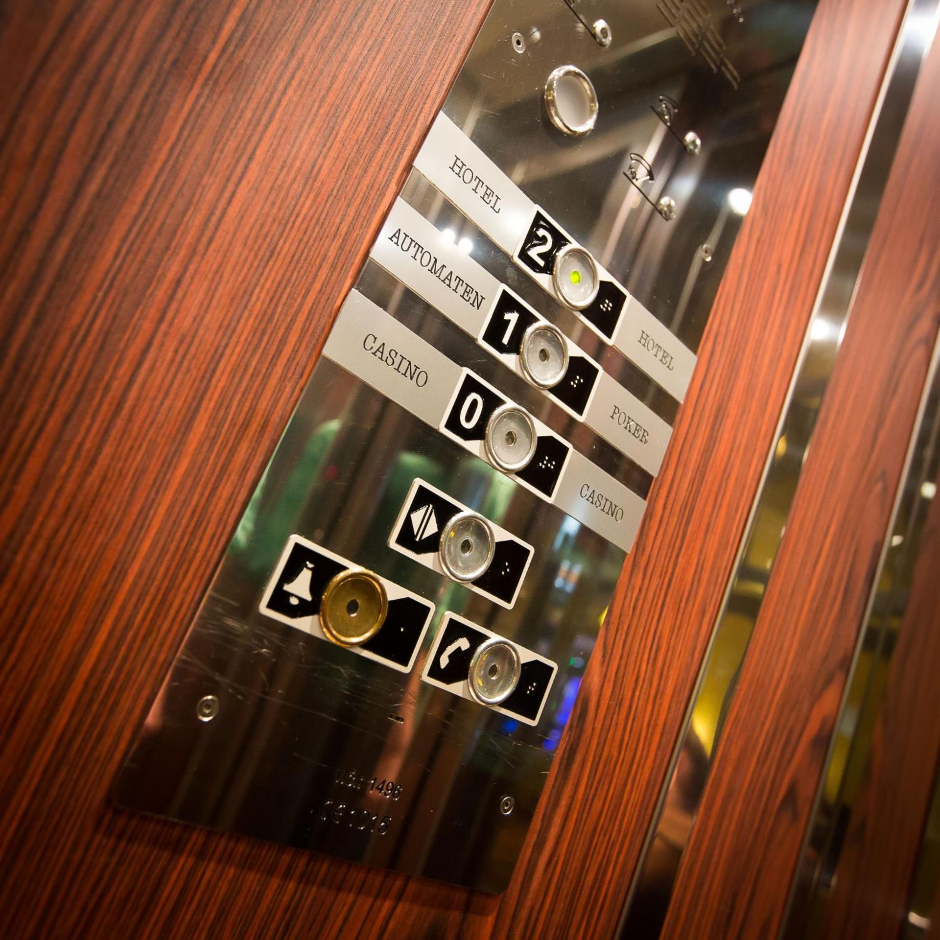 Casino & Hotel Royal