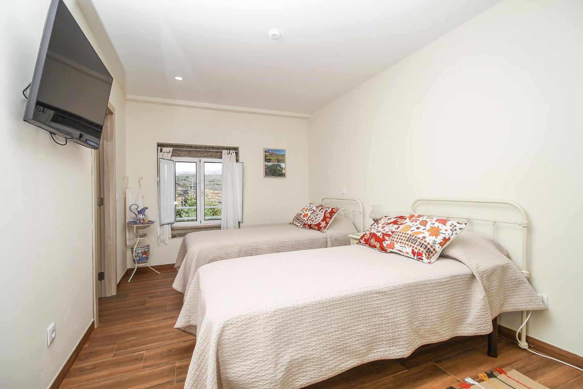 Twin Room with Private Bathroom