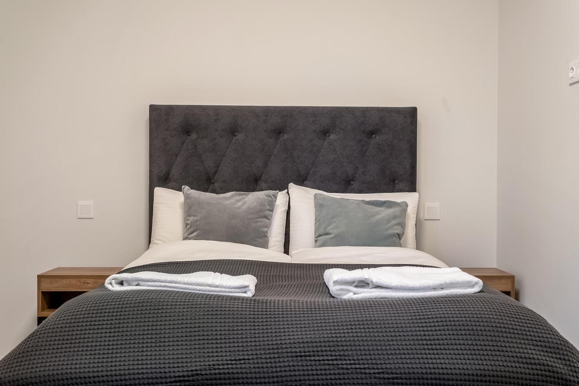 EIR Apartments by Heimaleiga