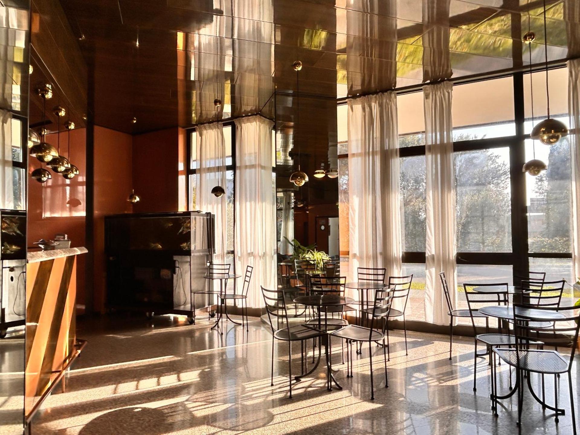 Meeting/conference room